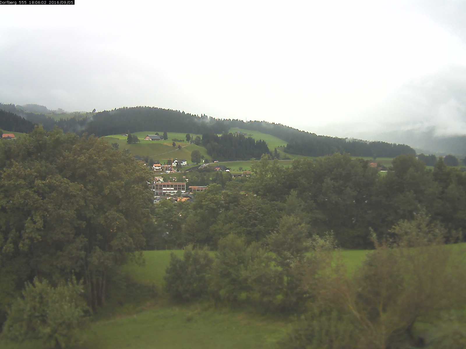 Webcam-Bild: Aussicht vom Dorfberg in Langnau 20160905-180601