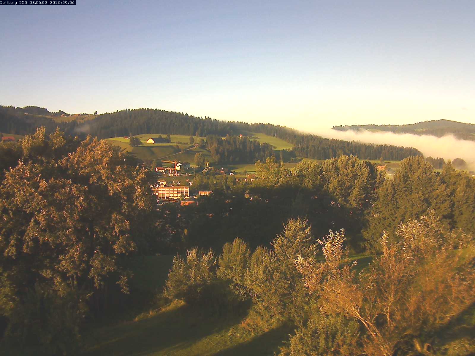 Webcam-Bild: Aussicht vom Dorfberg in Langnau 20160906-080601