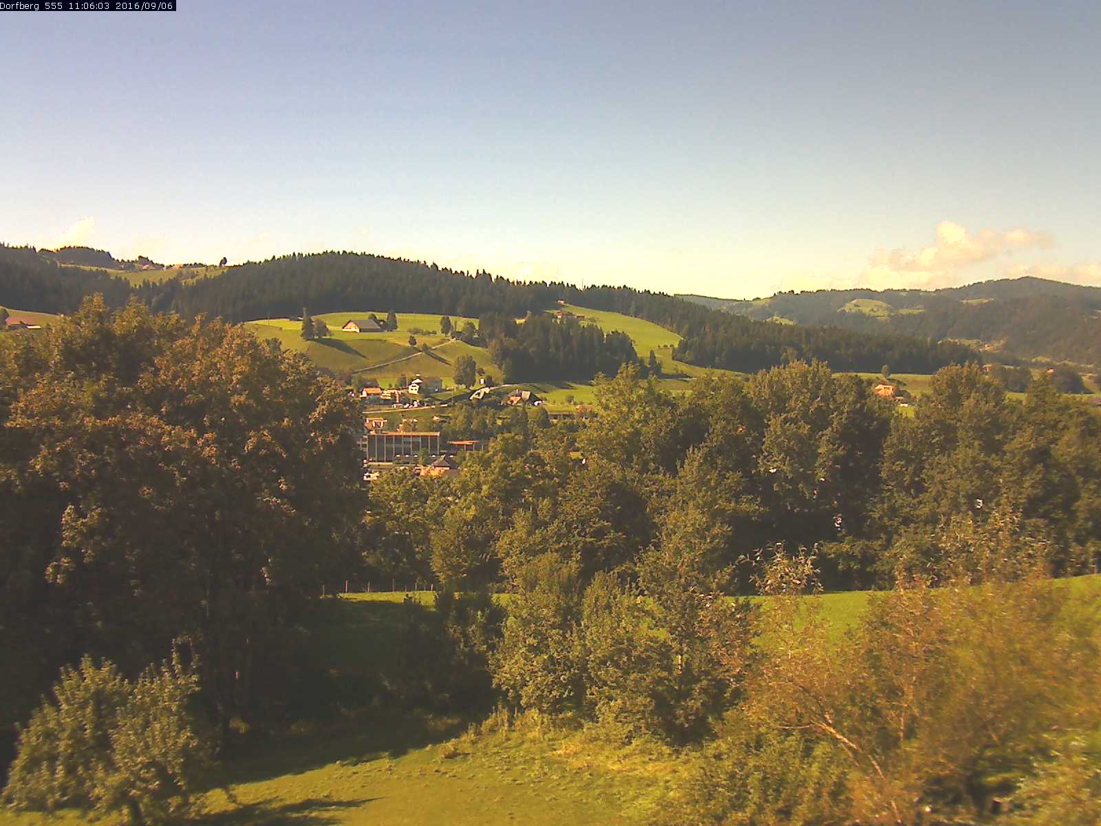 Webcam-Bild: Aussicht vom Dorfberg in Langnau 20160906-110601