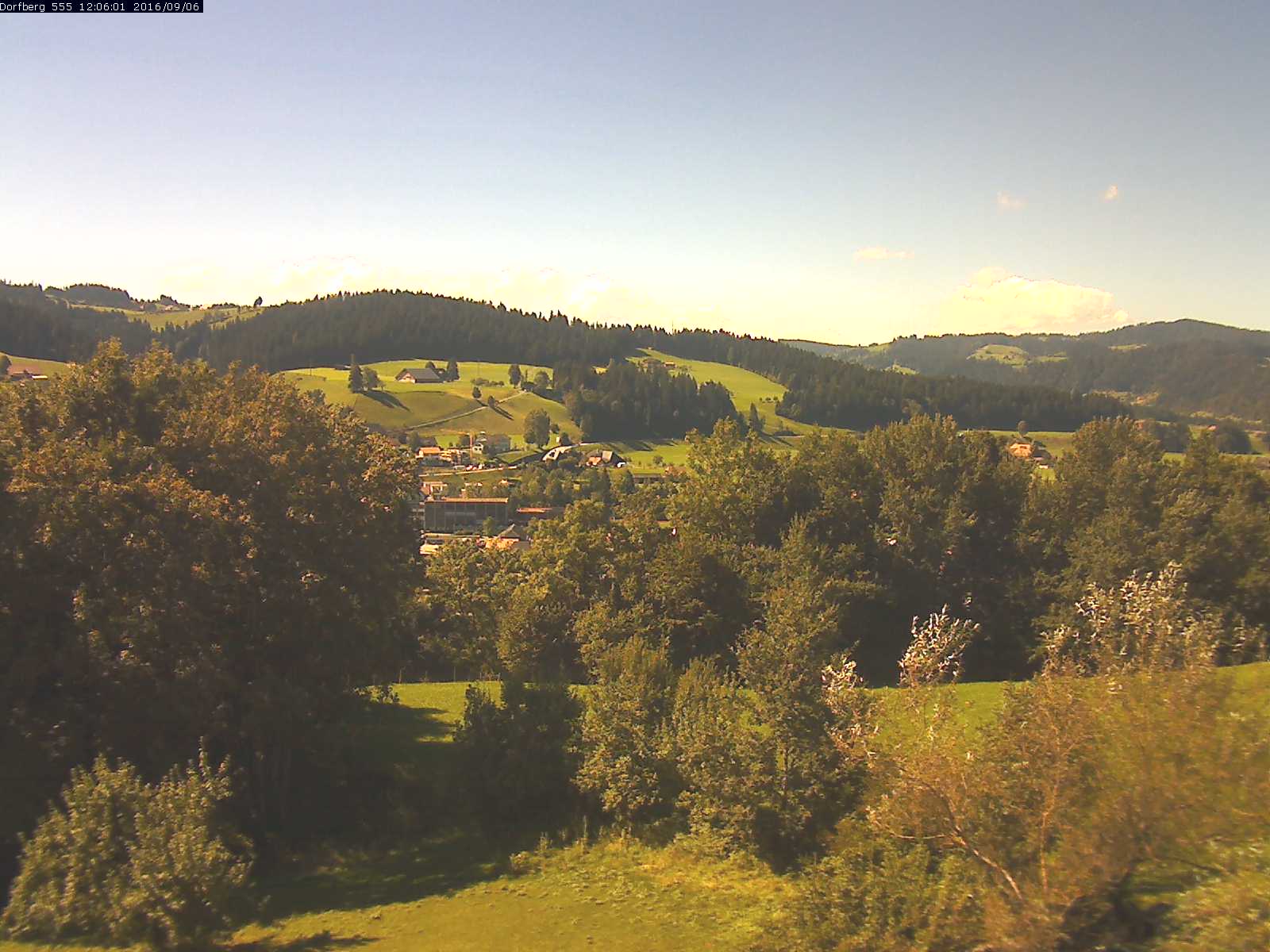 Webcam-Bild: Aussicht vom Dorfberg in Langnau 20160906-120601