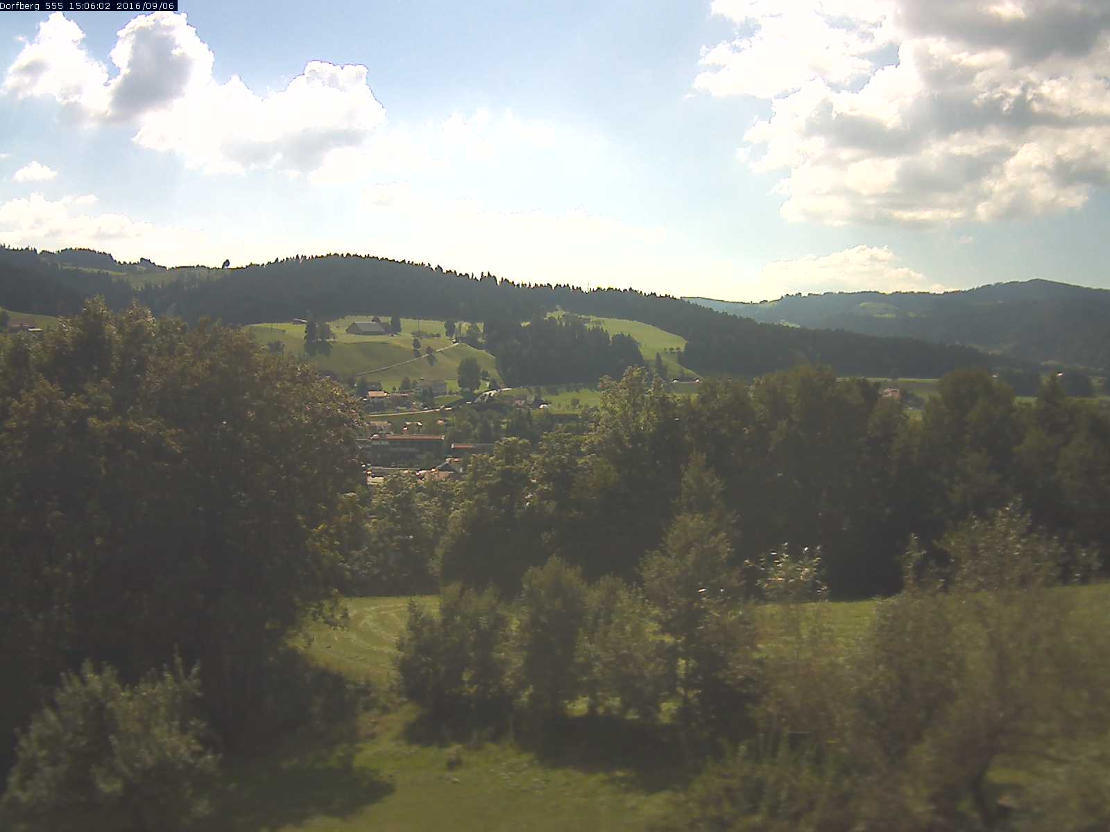 Webcam-Bild: Aussicht vom Dorfberg in Langnau 20160906-150602