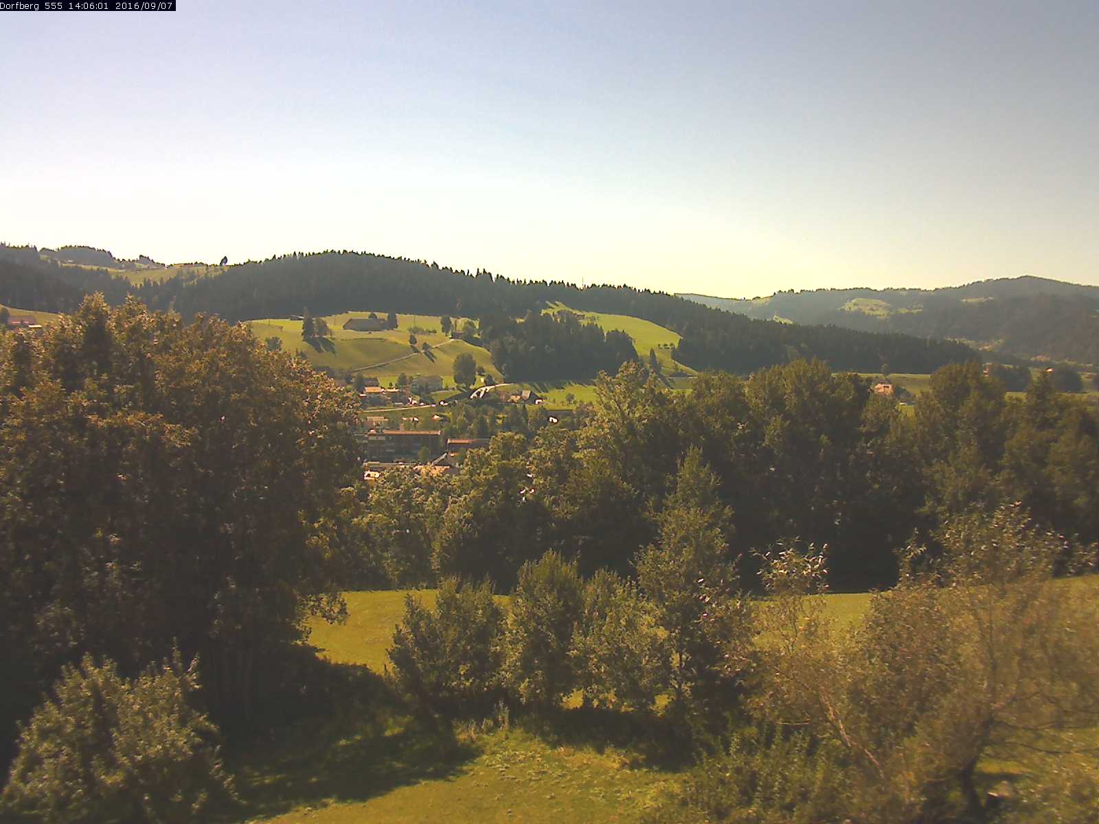 Webcam-Bild: Aussicht vom Dorfberg in Langnau 20160907-140601
