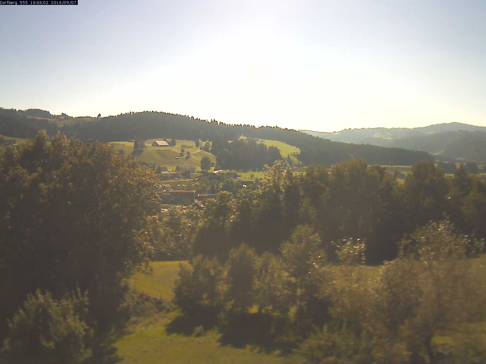 Webcam-Bild: Aussicht vom Dorfberg in Langnau 20160907-160601
