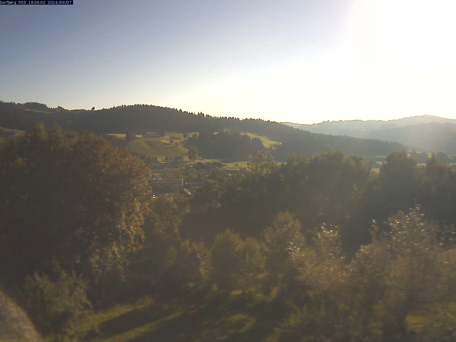 Webcam-Bild: Aussicht vom Dorfberg in Langnau 20160907-180601