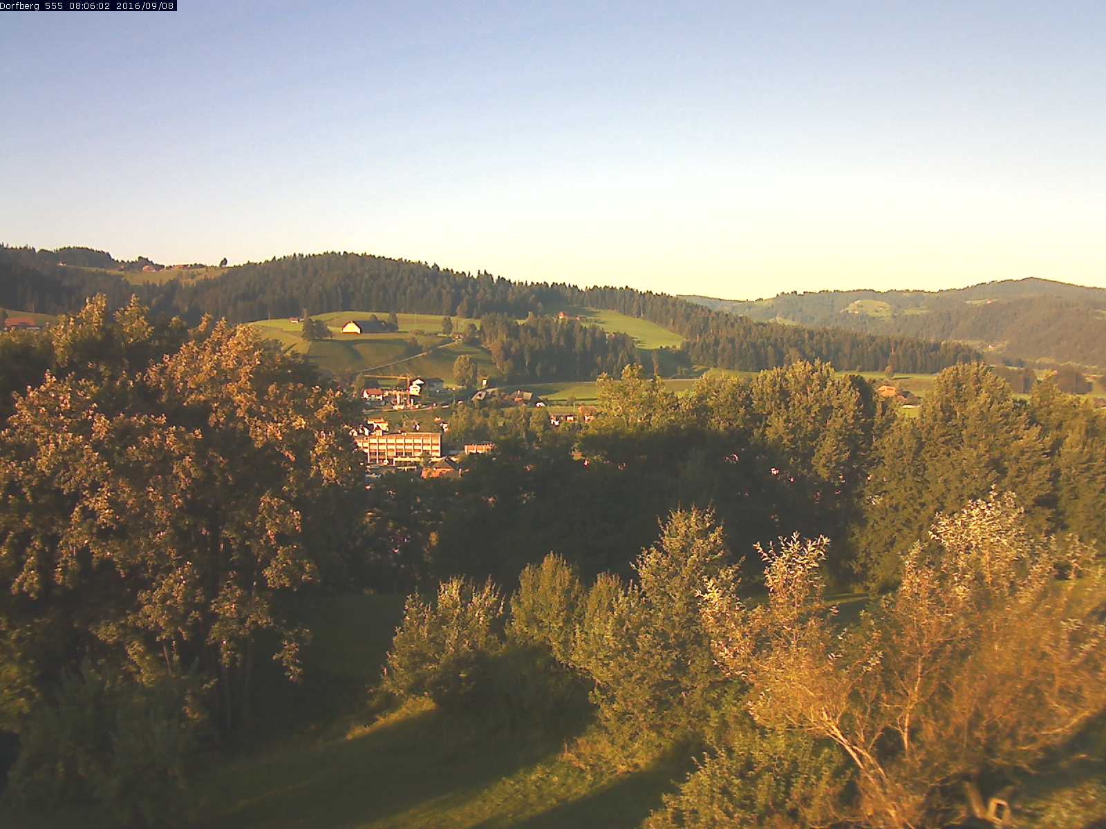 Webcam-Bild: Aussicht vom Dorfberg in Langnau 20160908-080601