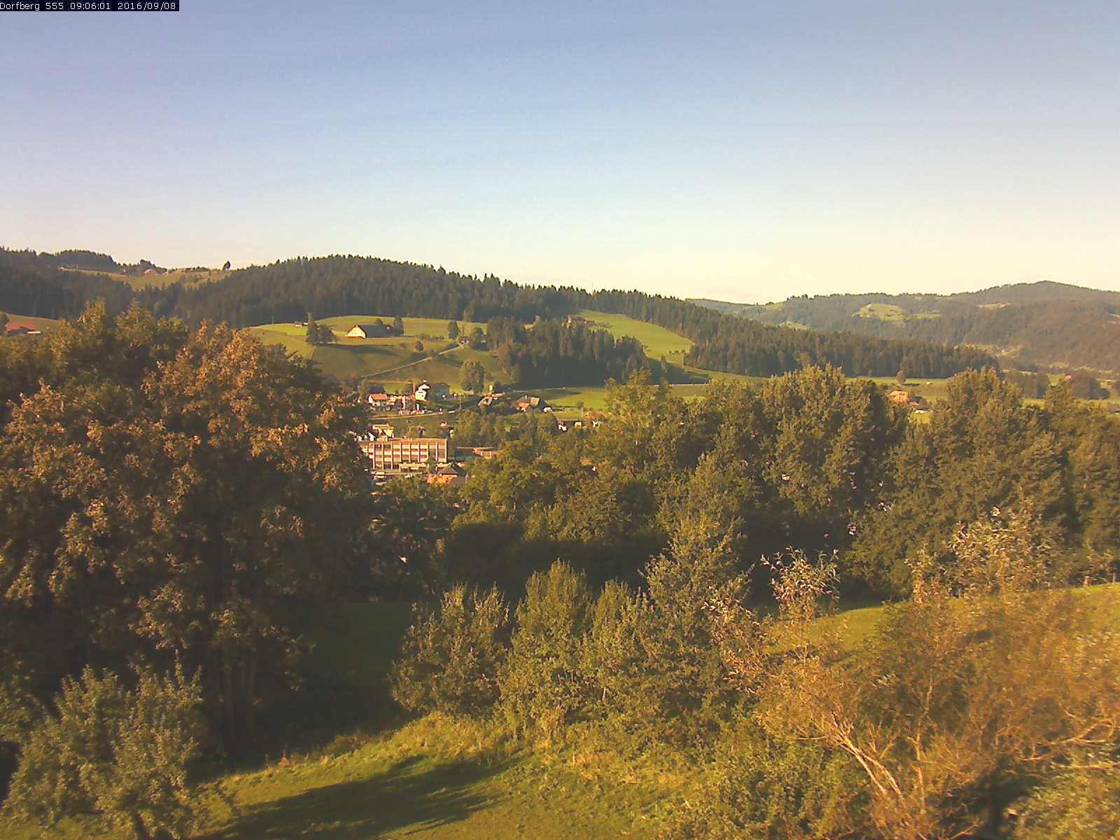 Webcam-Bild: Aussicht vom Dorfberg in Langnau 20160908-090601