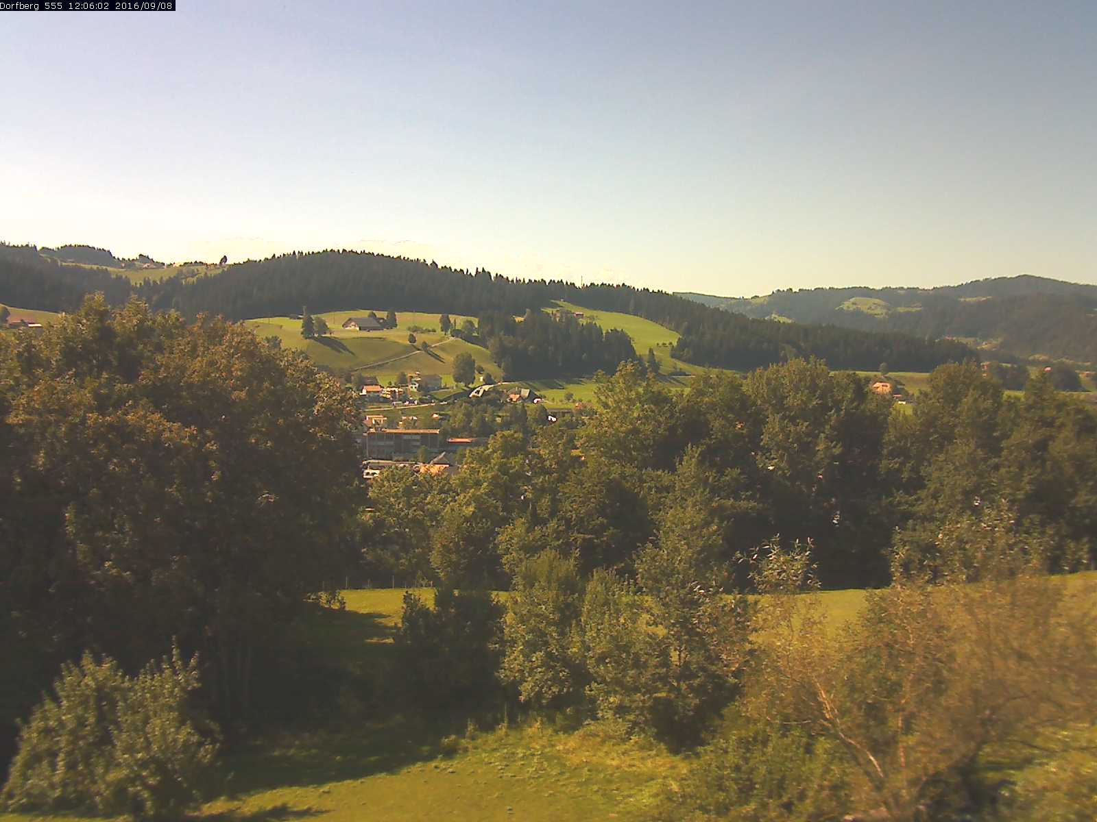 Webcam-Bild: Aussicht vom Dorfberg in Langnau 20160908-120601