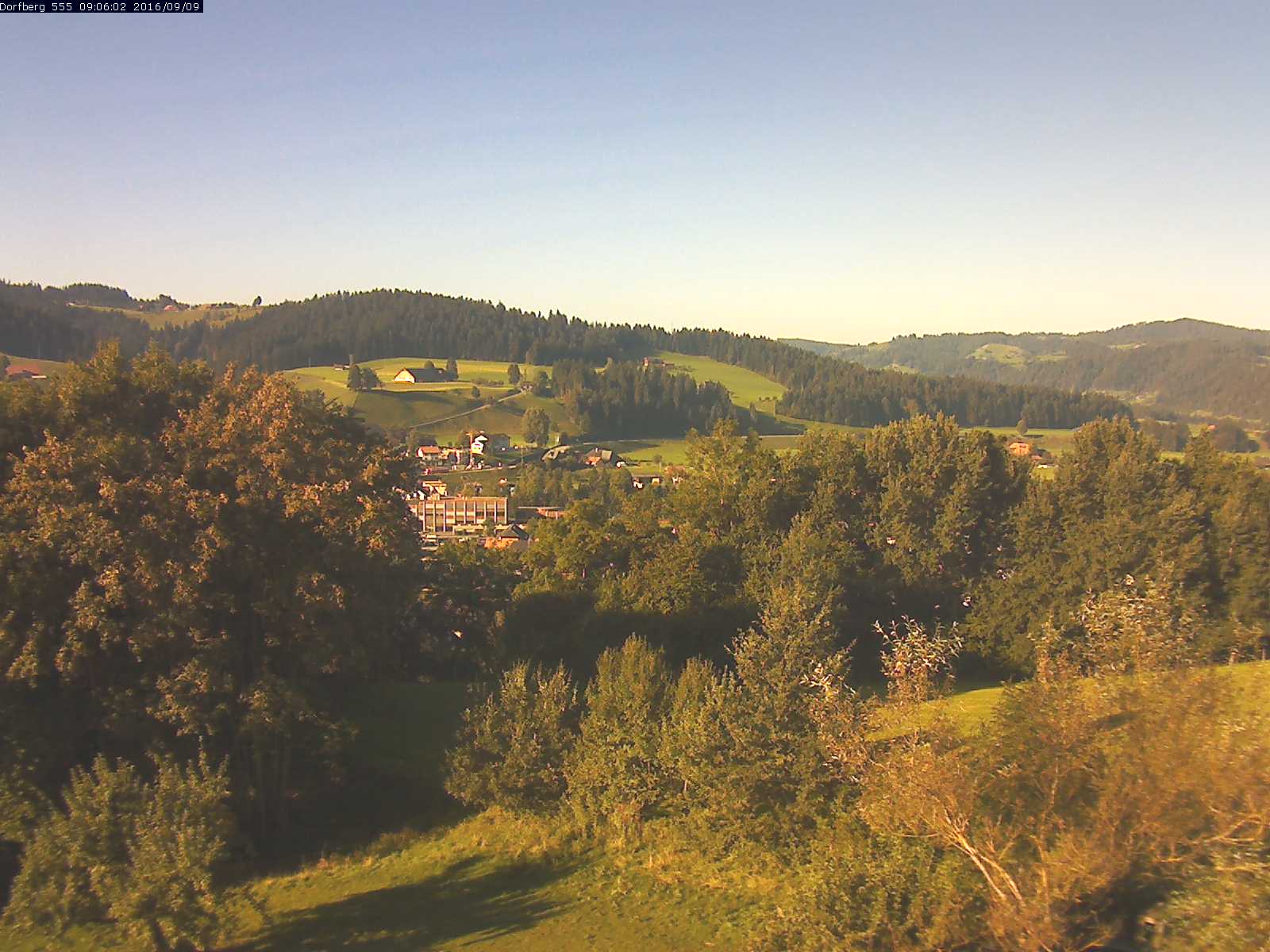 Webcam-Bild: Aussicht vom Dorfberg in Langnau 20160909-090601