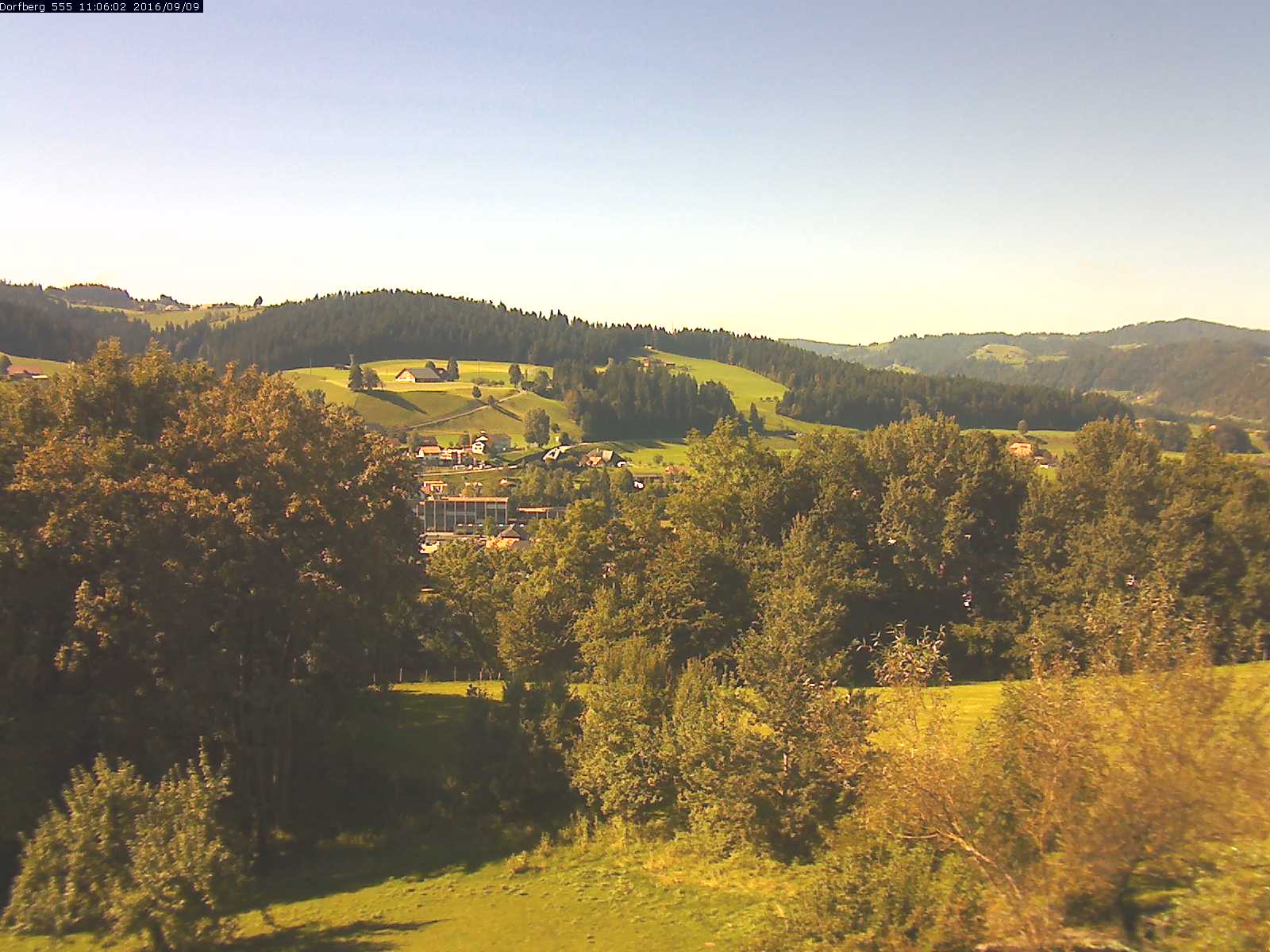 Webcam-Bild: Aussicht vom Dorfberg in Langnau 20160909-110601