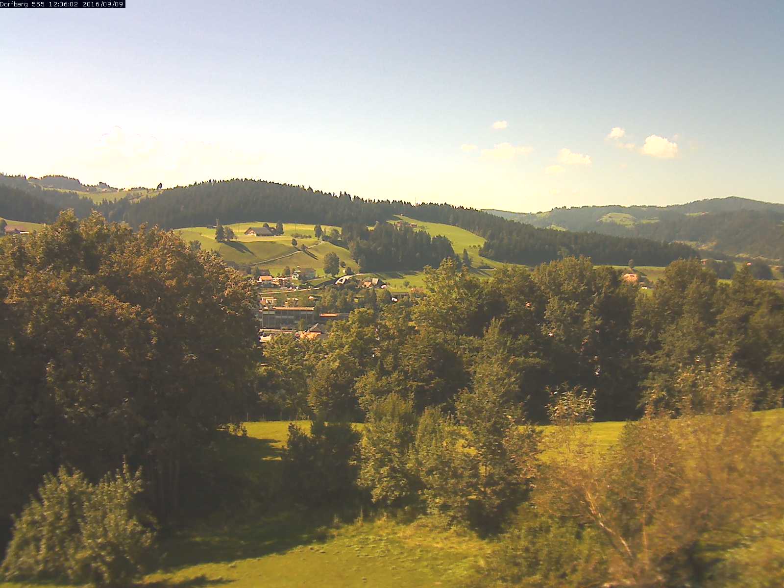 Webcam-Bild: Aussicht vom Dorfberg in Langnau 20160909-120601