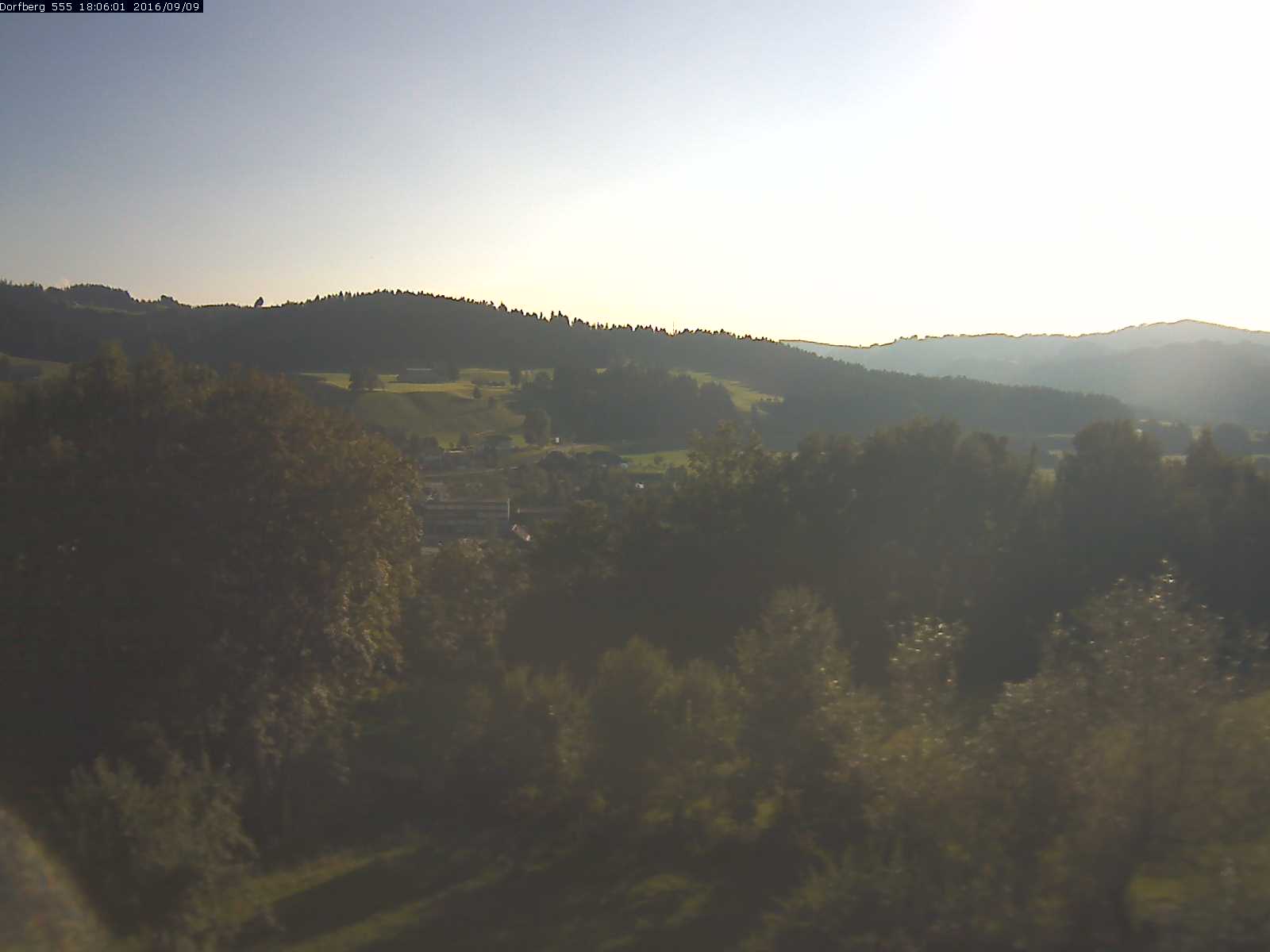 Webcam-Bild: Aussicht vom Dorfberg in Langnau 20160909-180601
