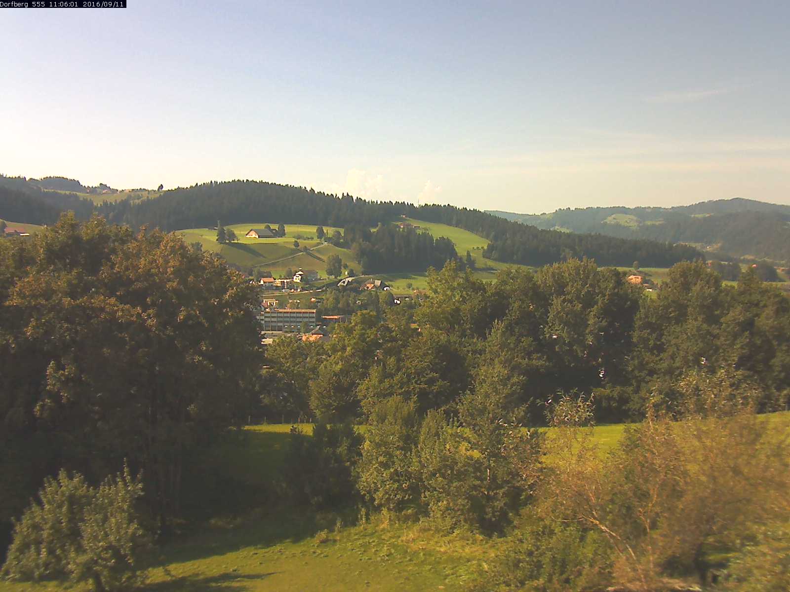 Webcam-Bild: Aussicht vom Dorfberg in Langnau 20160911-110601