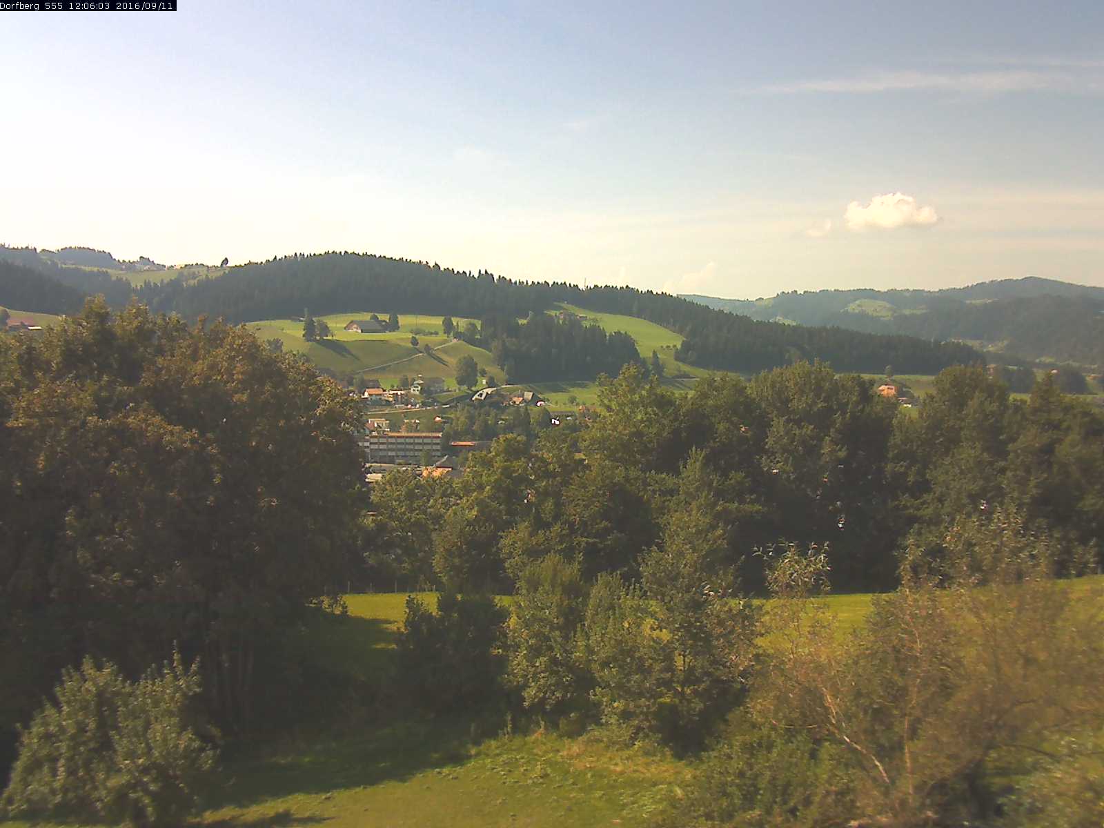 Webcam-Bild: Aussicht vom Dorfberg in Langnau 20160911-120601