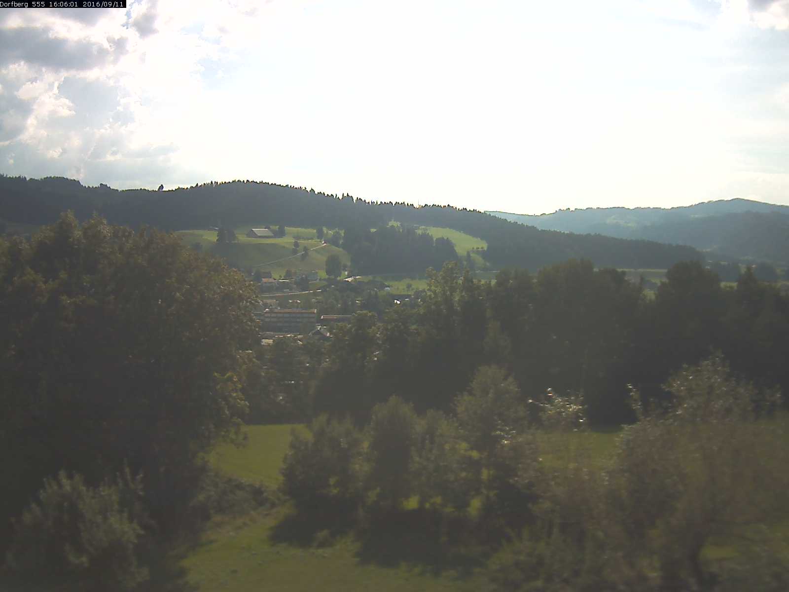 Webcam-Bild: Aussicht vom Dorfberg in Langnau 20160911-160601