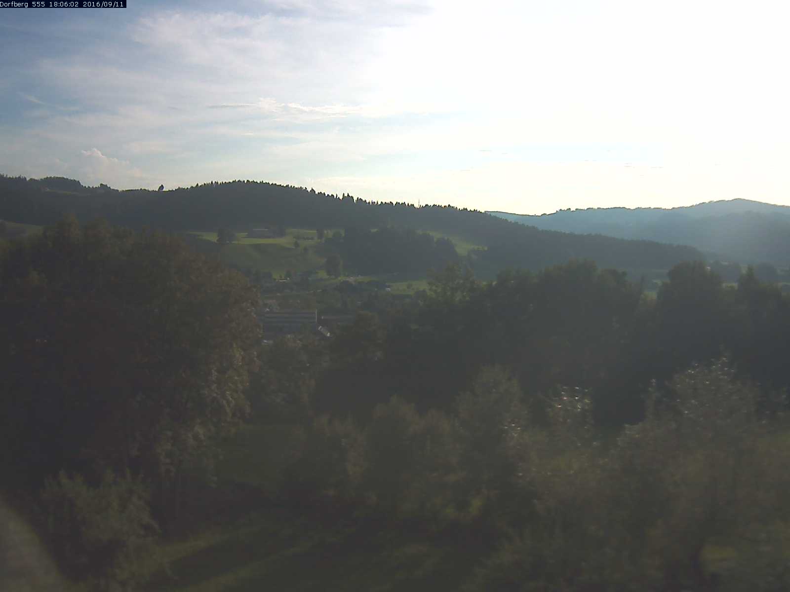 Webcam-Bild: Aussicht vom Dorfberg in Langnau 20160911-180601