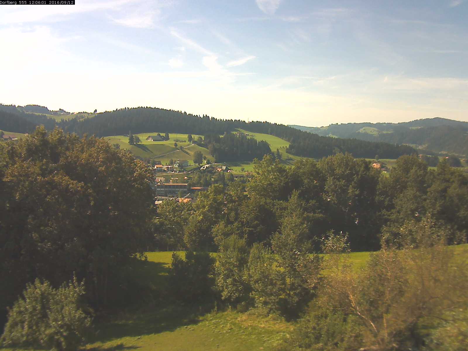 Webcam-Bild: Aussicht vom Dorfberg in Langnau 20160912-120601