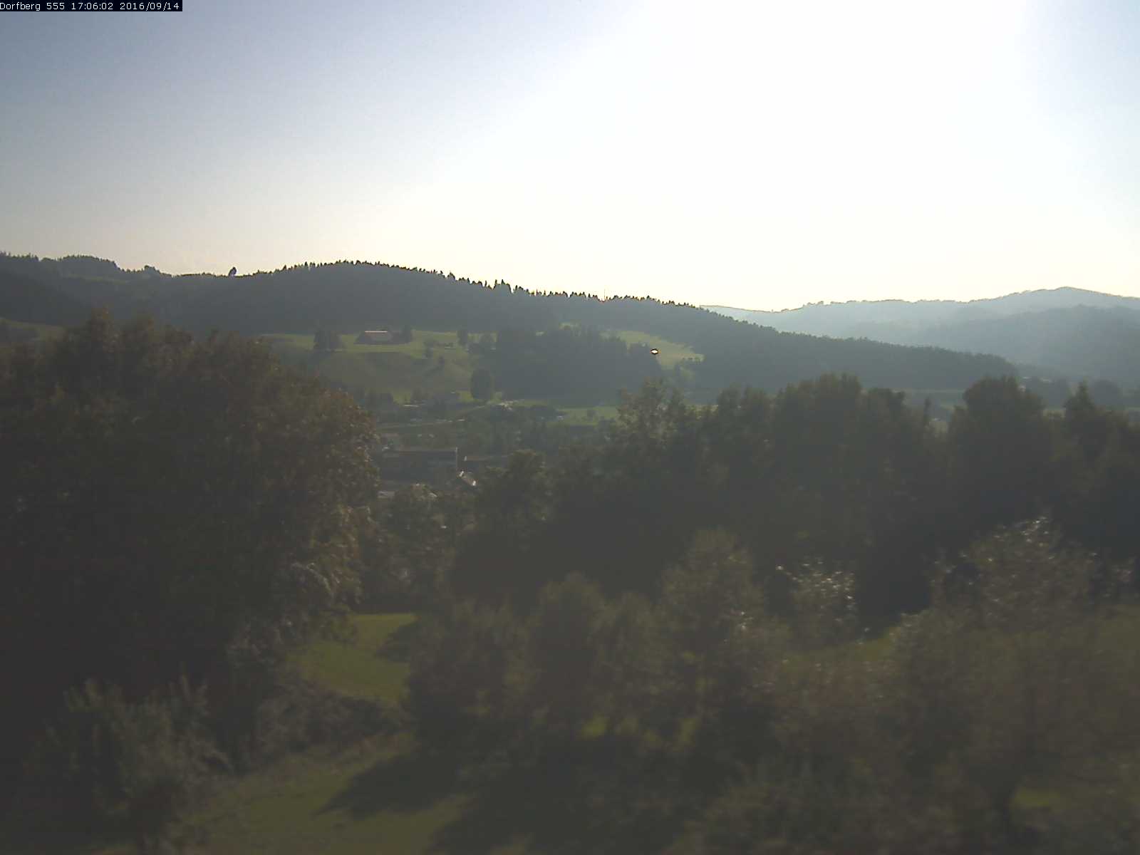 Webcam-Bild: Aussicht vom Dorfberg in Langnau 20160914-170601