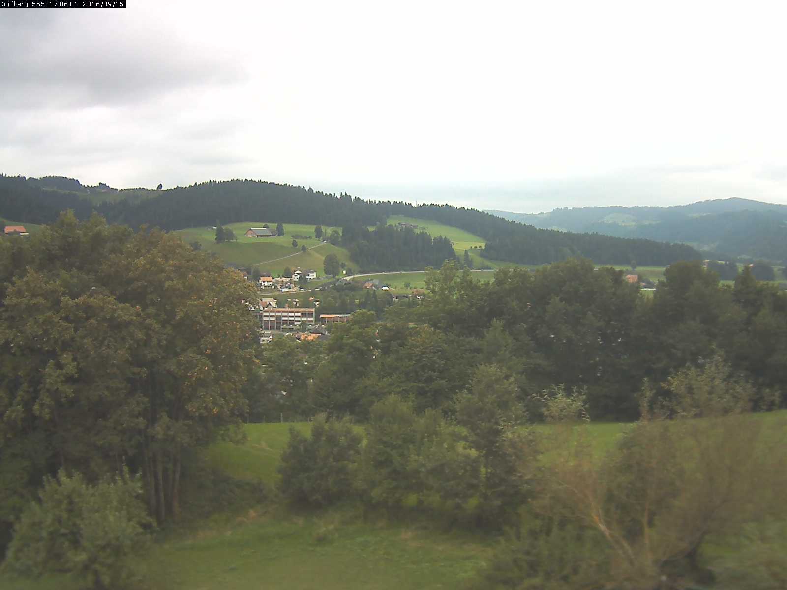Webcam-Bild: Aussicht vom Dorfberg in Langnau 20160915-170601