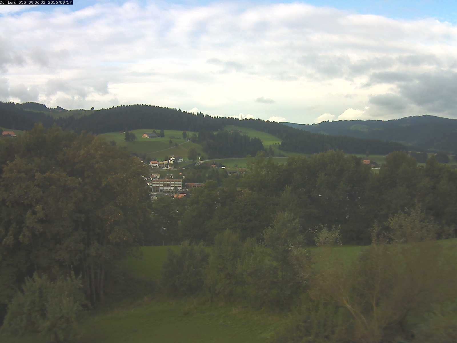 Webcam-Bild: Aussicht vom Dorfberg in Langnau 20160917-090601