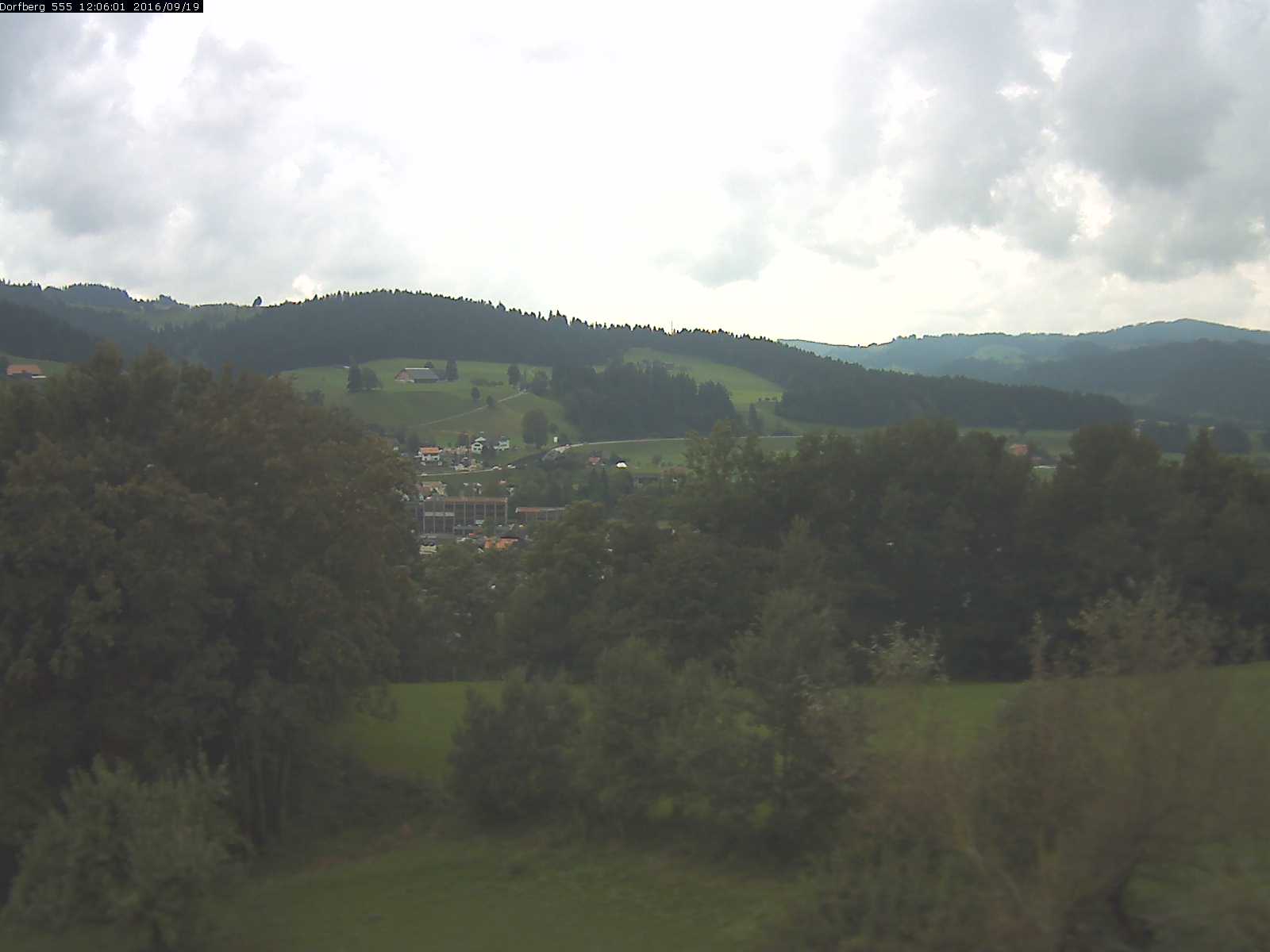 Webcam-Bild: Aussicht vom Dorfberg in Langnau 20160919-120601
