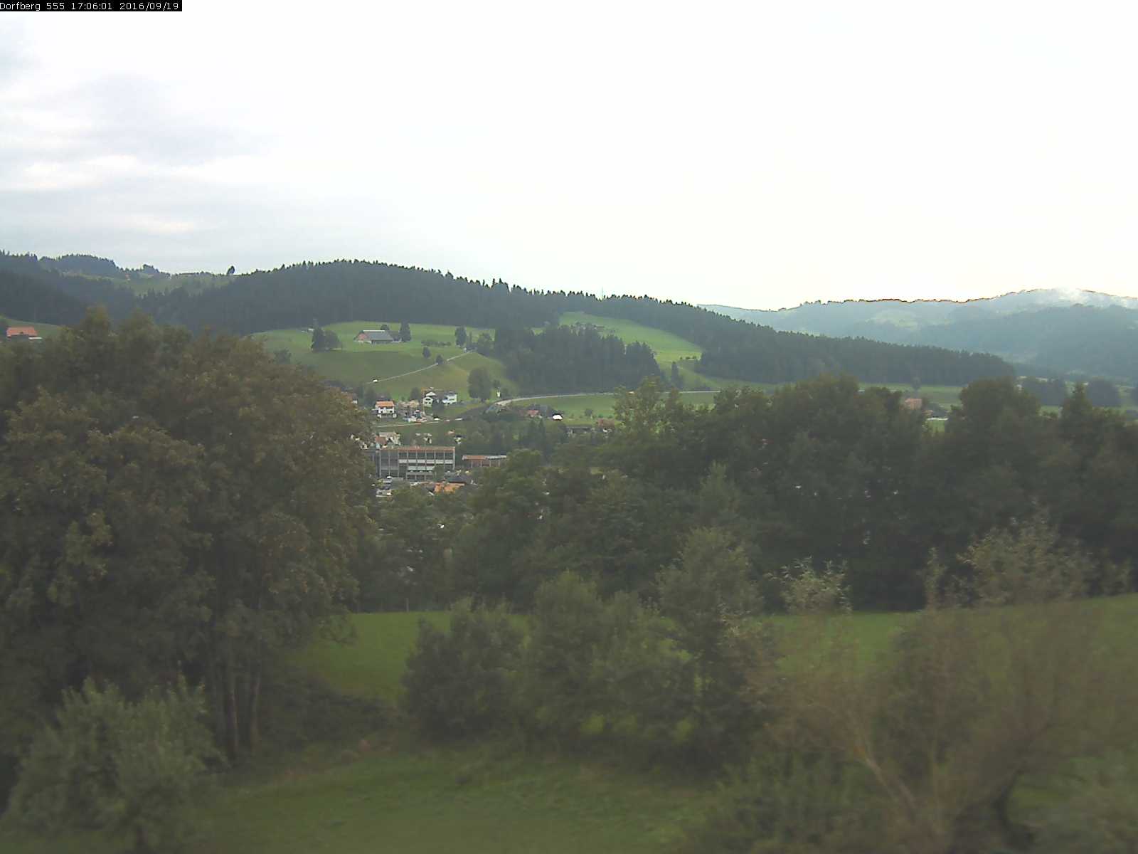 Webcam-Bild: Aussicht vom Dorfberg in Langnau 20160919-170601