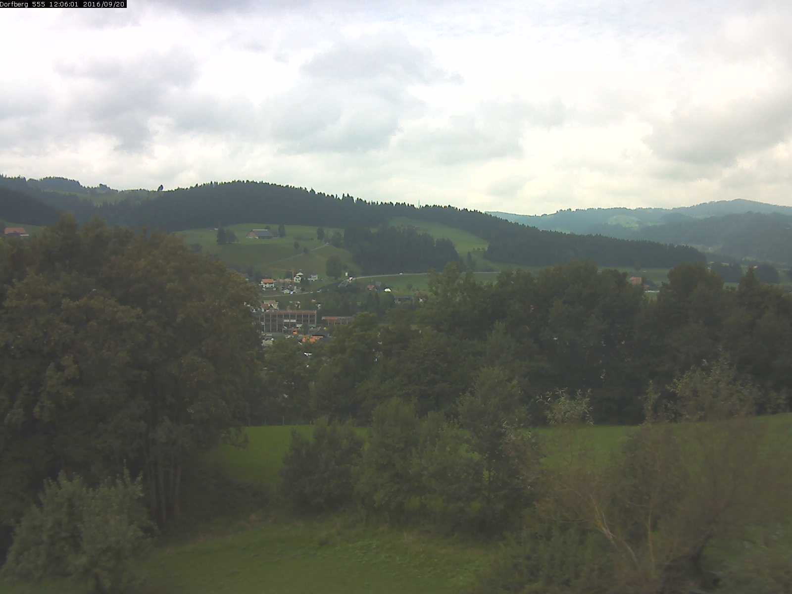 Webcam-Bild: Aussicht vom Dorfberg in Langnau 20160920-120601