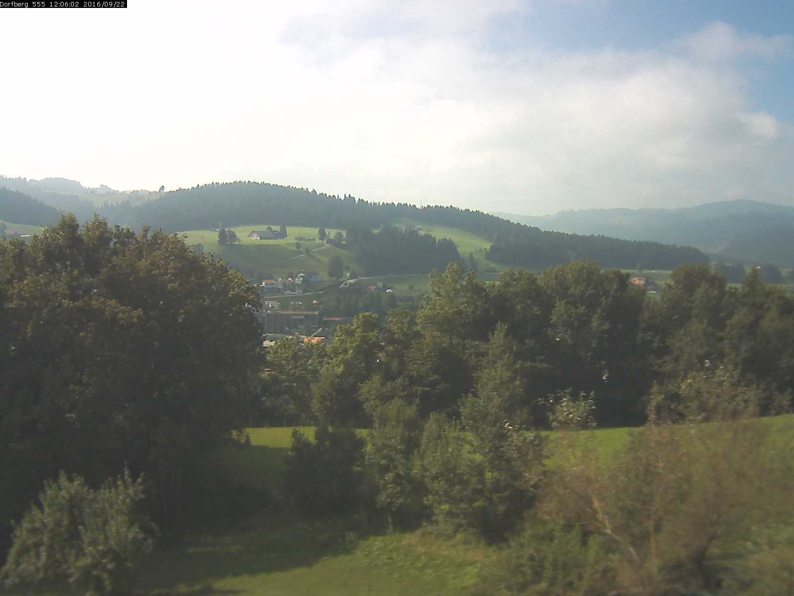 Webcam-Bild: Aussicht vom Dorfberg in Langnau 20160922-120601
