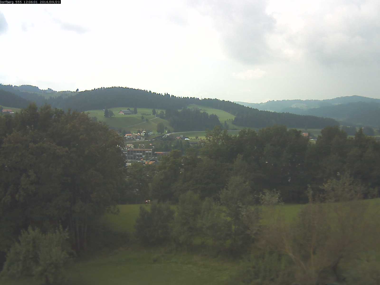 Webcam-Bild: Aussicht vom Dorfberg in Langnau 20160923-120601