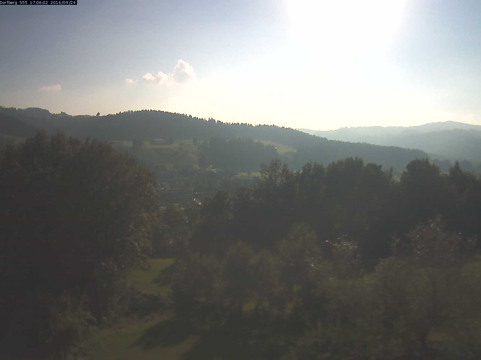 Webcam-Bild: Aussicht vom Dorfberg in Langnau 20160924-170601
