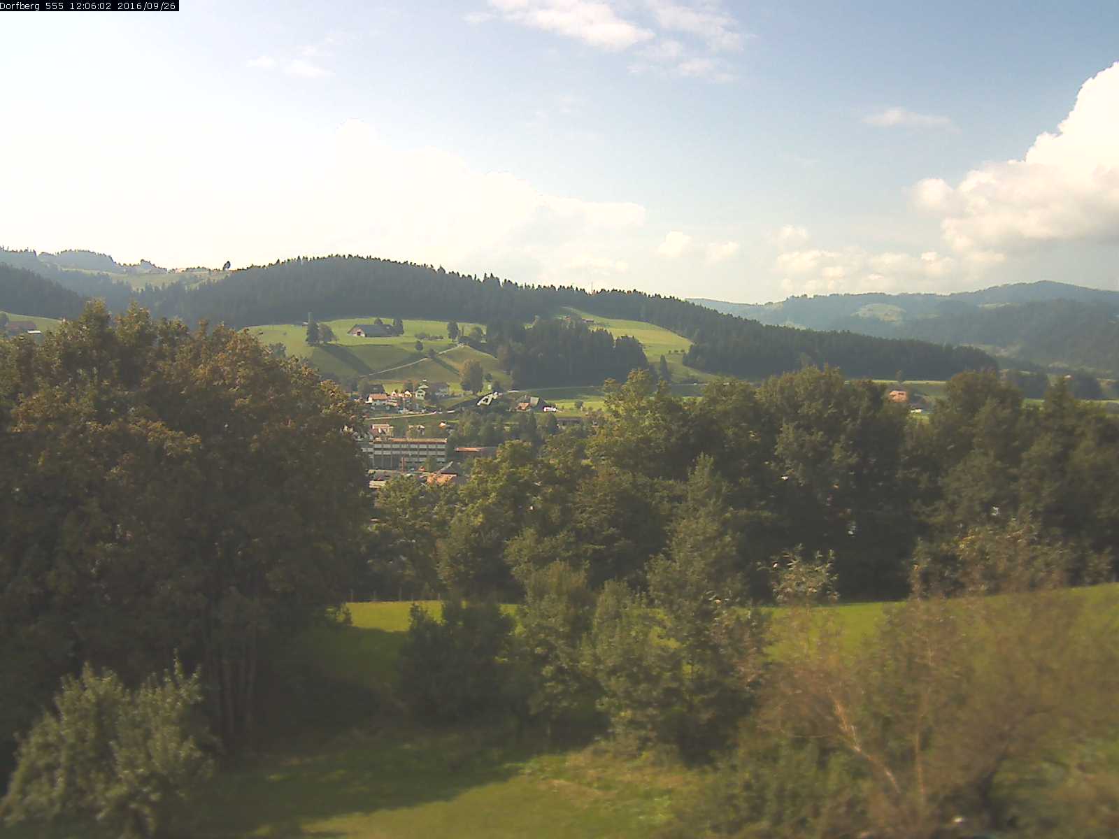 Webcam-Bild: Aussicht vom Dorfberg in Langnau 20160926-120601