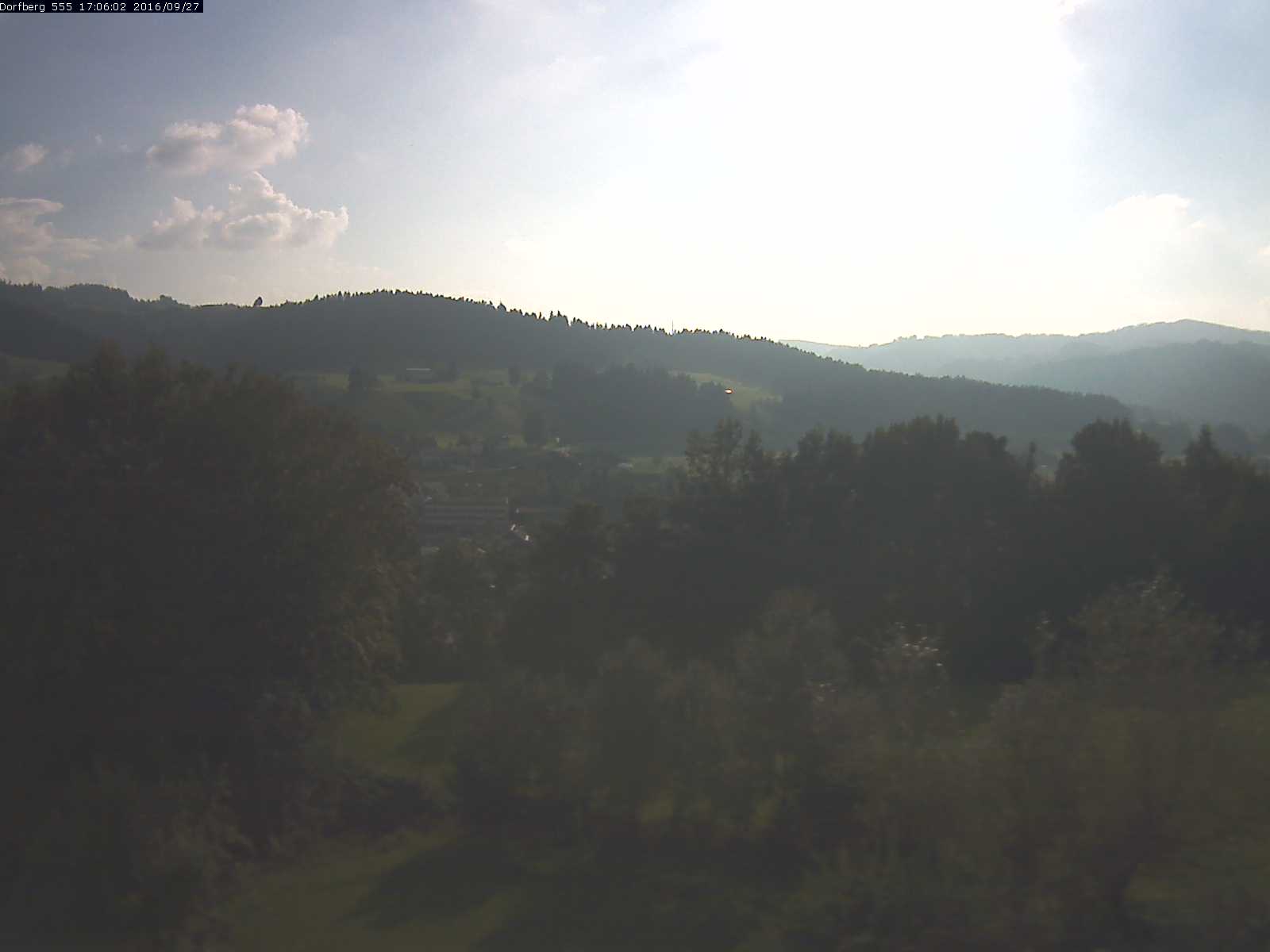 Webcam-Bild: Aussicht vom Dorfberg in Langnau 20160927-170601