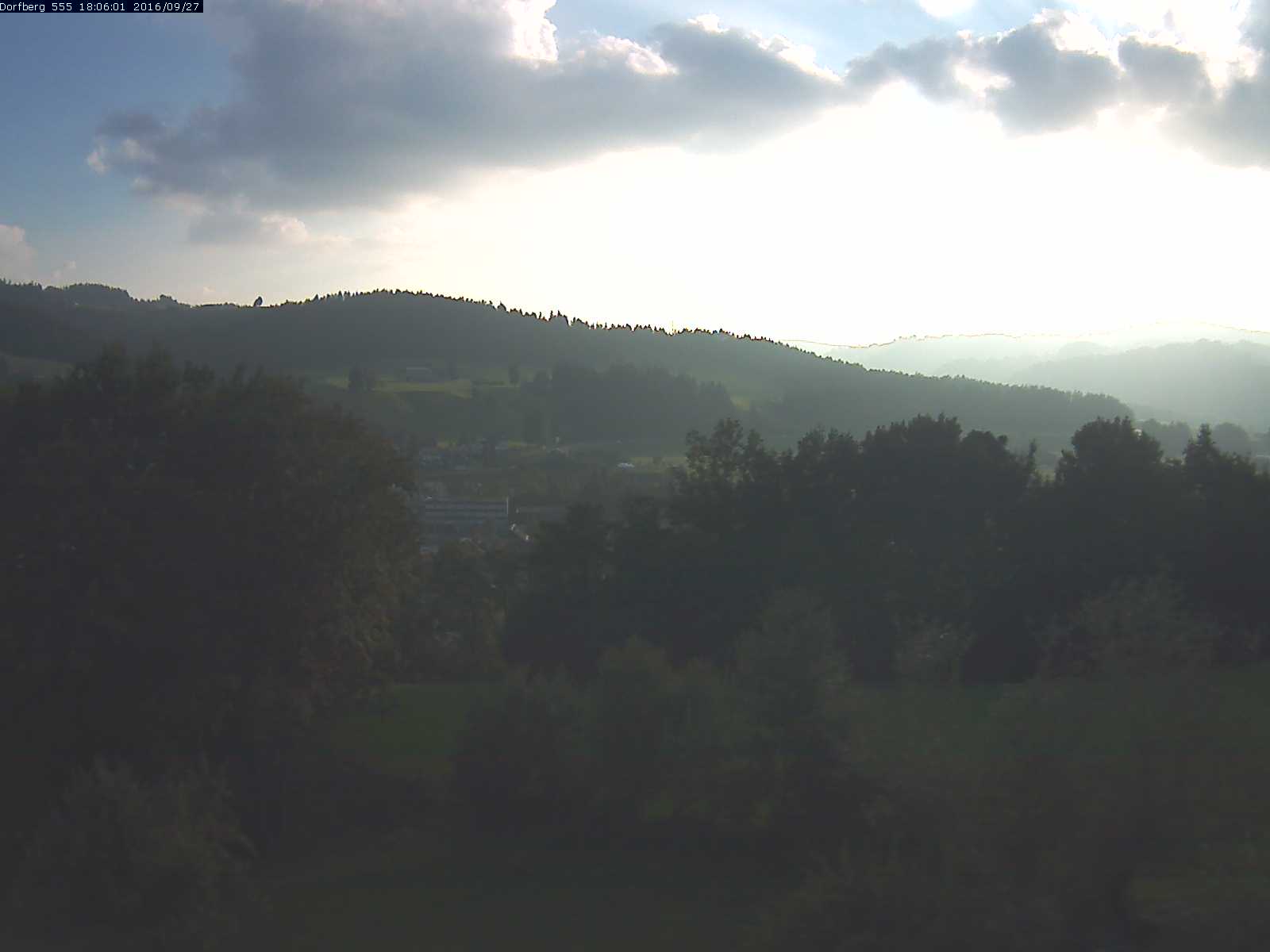Webcam-Bild: Aussicht vom Dorfberg in Langnau 20160927-180601