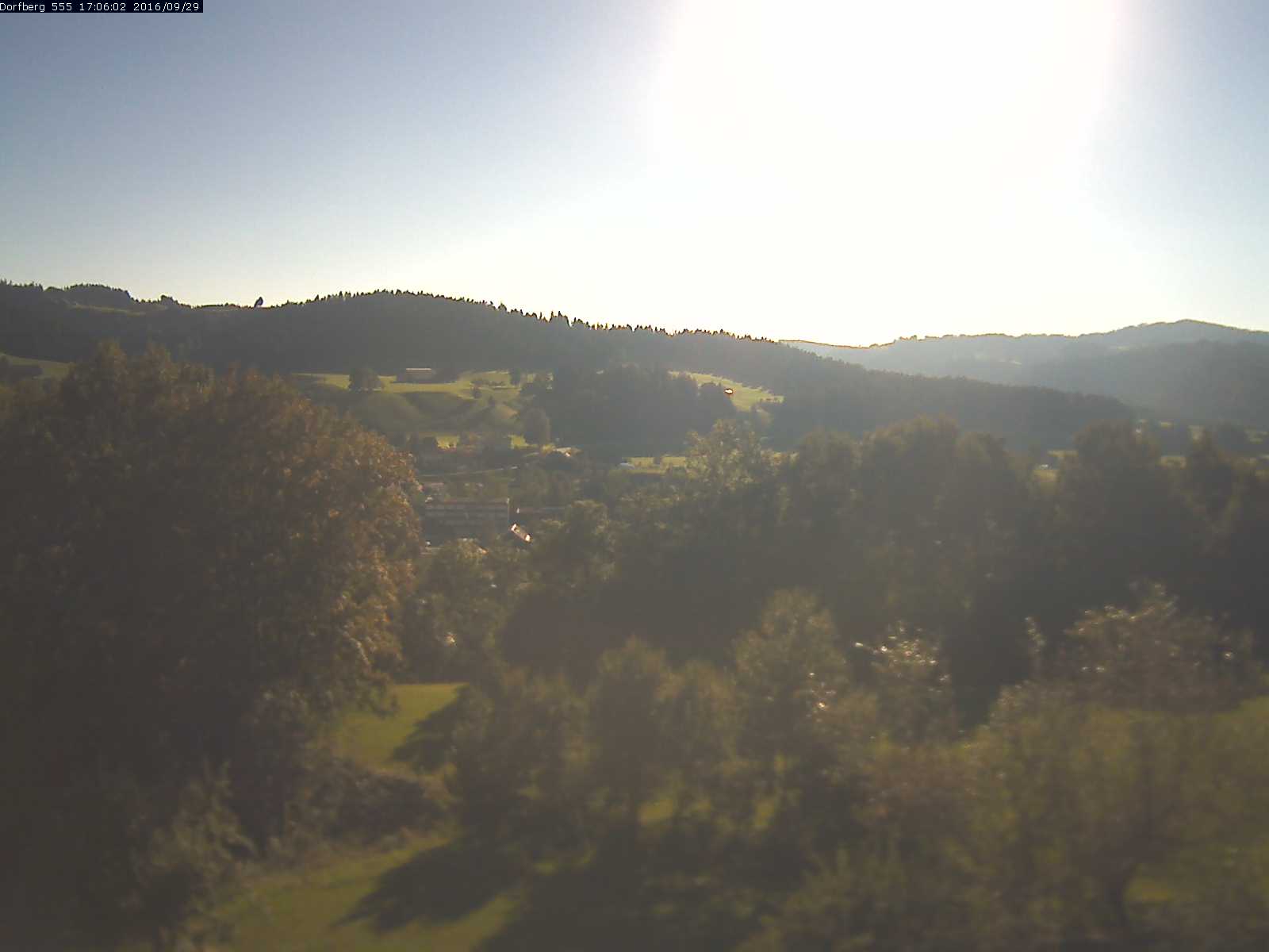 Webcam-Bild: Aussicht vom Dorfberg in Langnau 20160929-170601