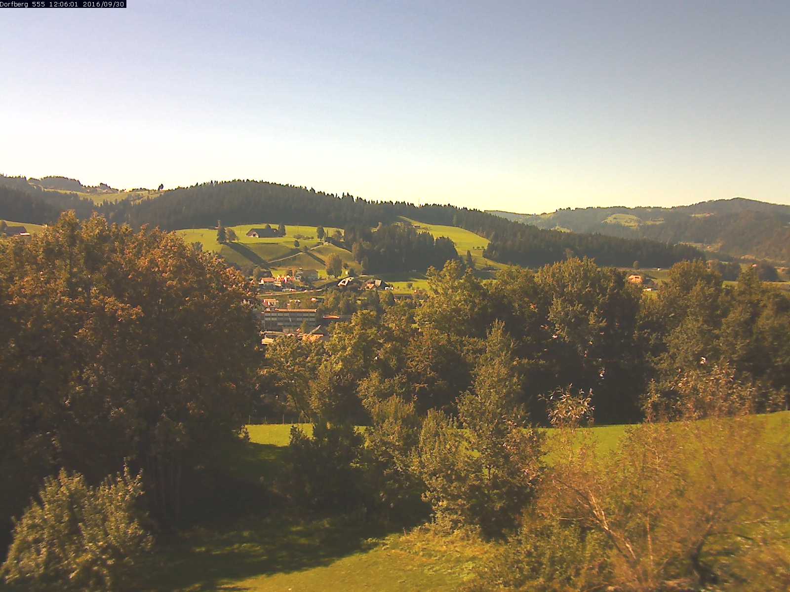 Webcam-Bild: Aussicht vom Dorfberg in Langnau 20160930-120601