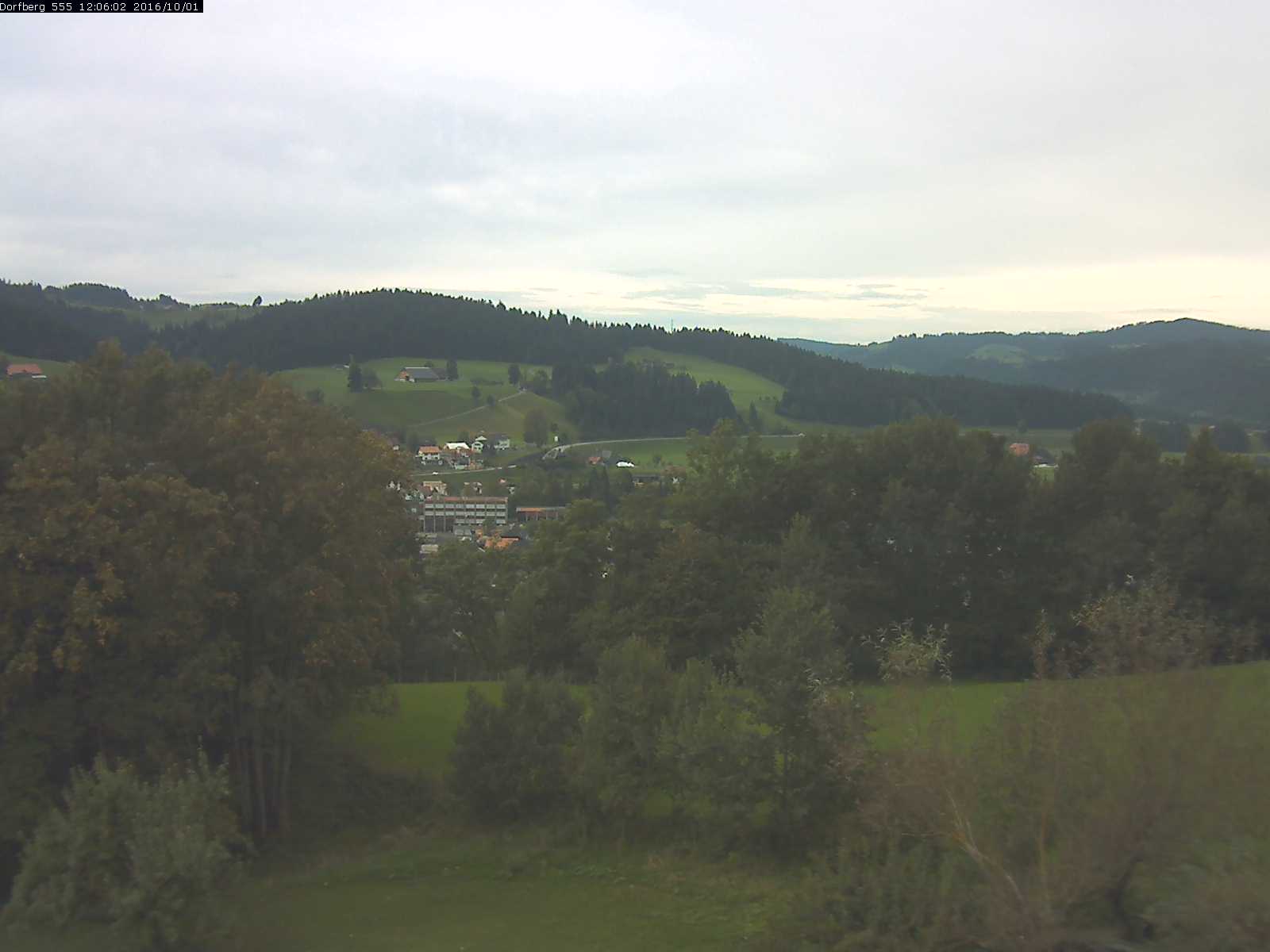 Webcam-Bild: Aussicht vom Dorfberg in Langnau 20161001-120601