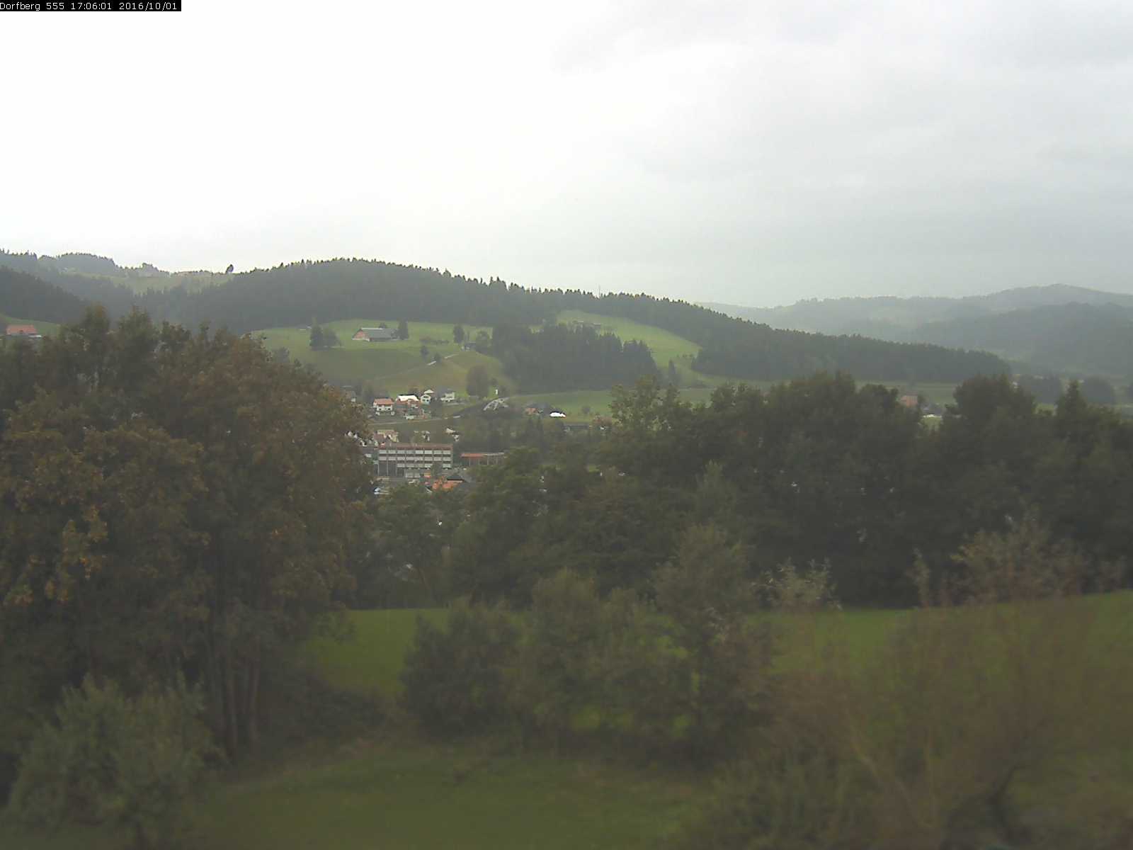 Webcam-Bild: Aussicht vom Dorfberg in Langnau 20161001-170601