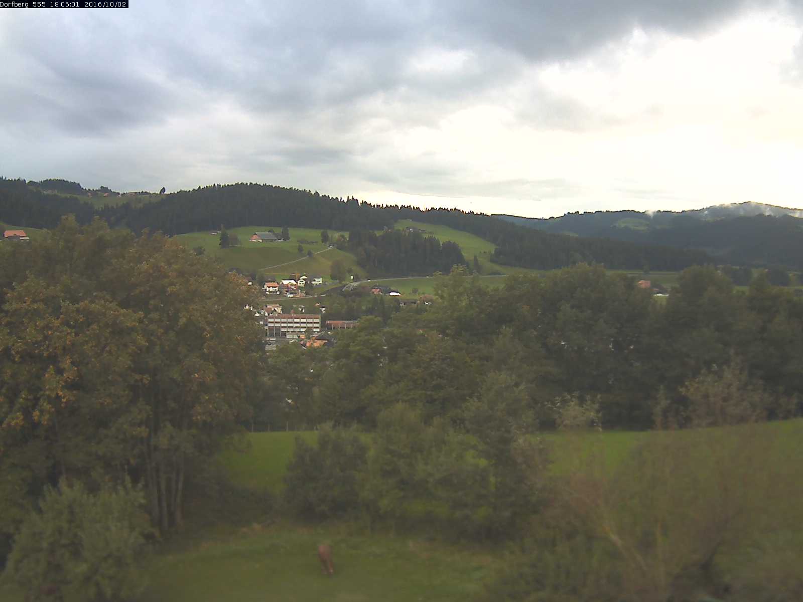 Webcam-Bild: Aussicht vom Dorfberg in Langnau 20161002-180601