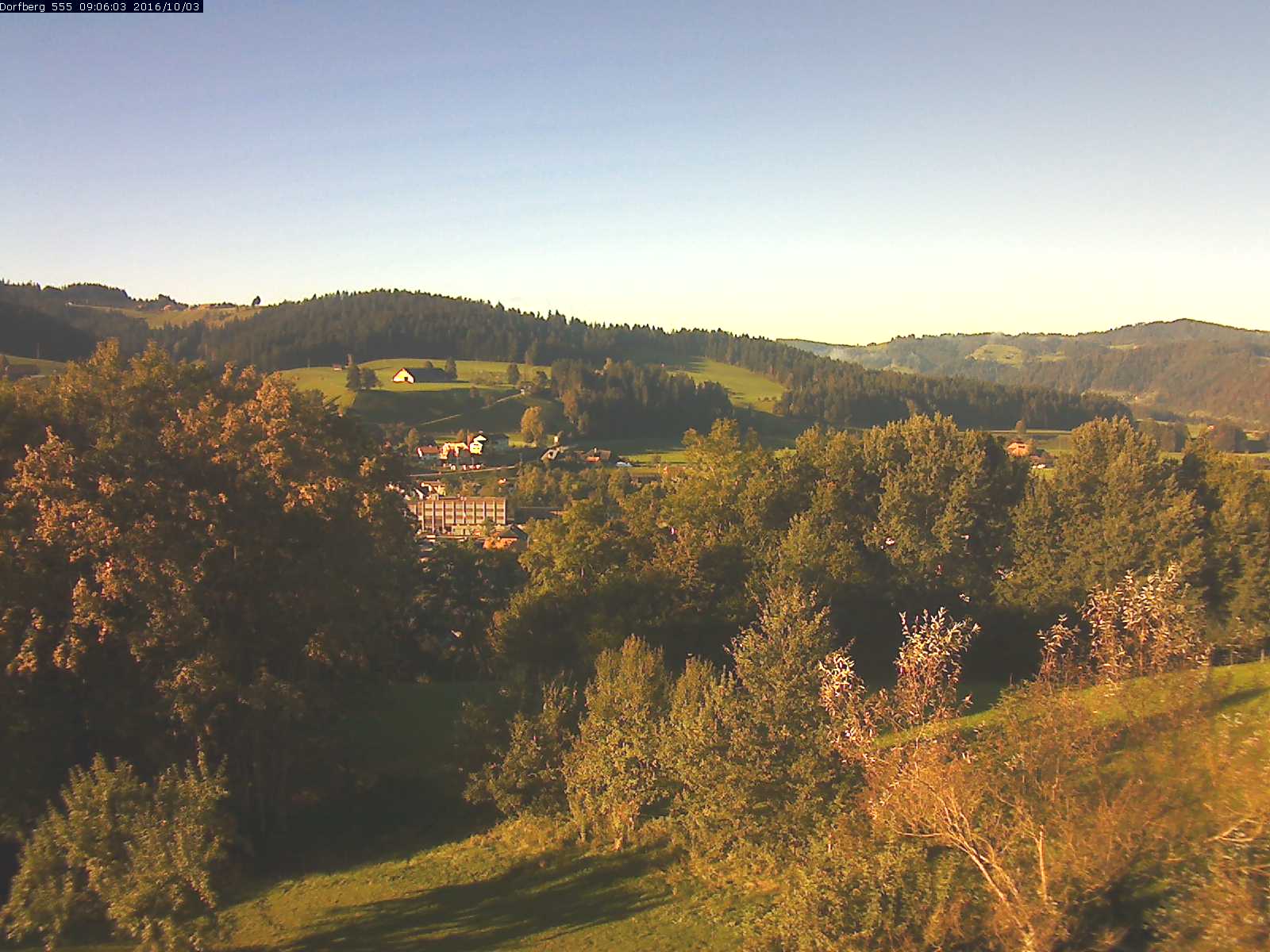Webcam-Bild: Aussicht vom Dorfberg in Langnau 20161003-090601