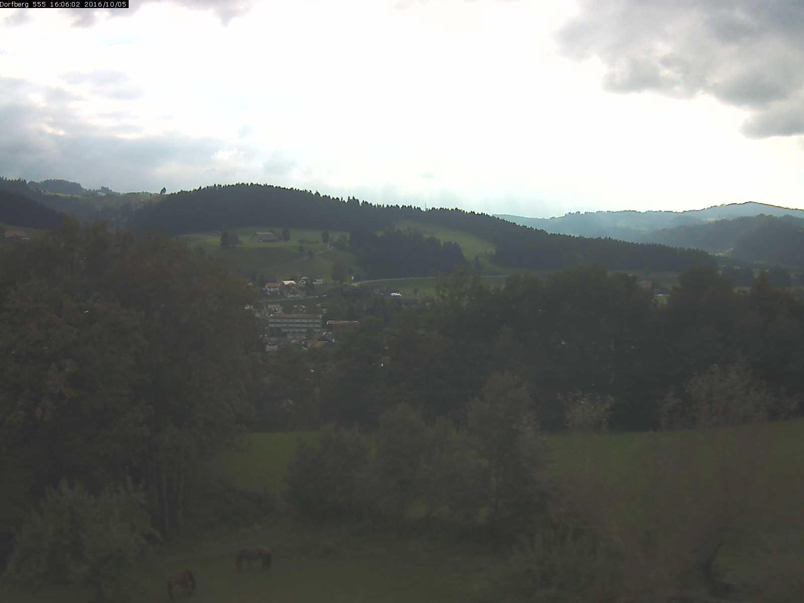 Webcam-Bild: Aussicht vom Dorfberg in Langnau 20161005-160601