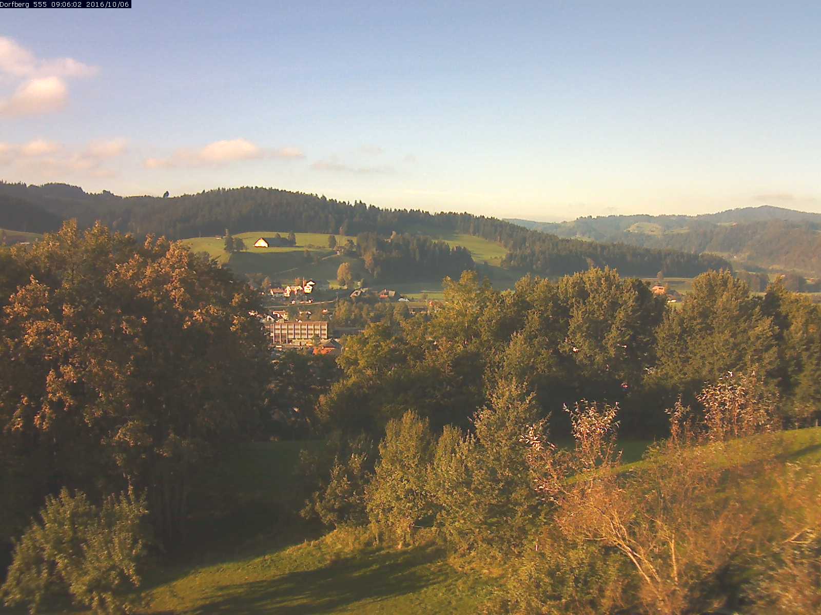 Webcam-Bild: Aussicht vom Dorfberg in Langnau 20161006-090601
