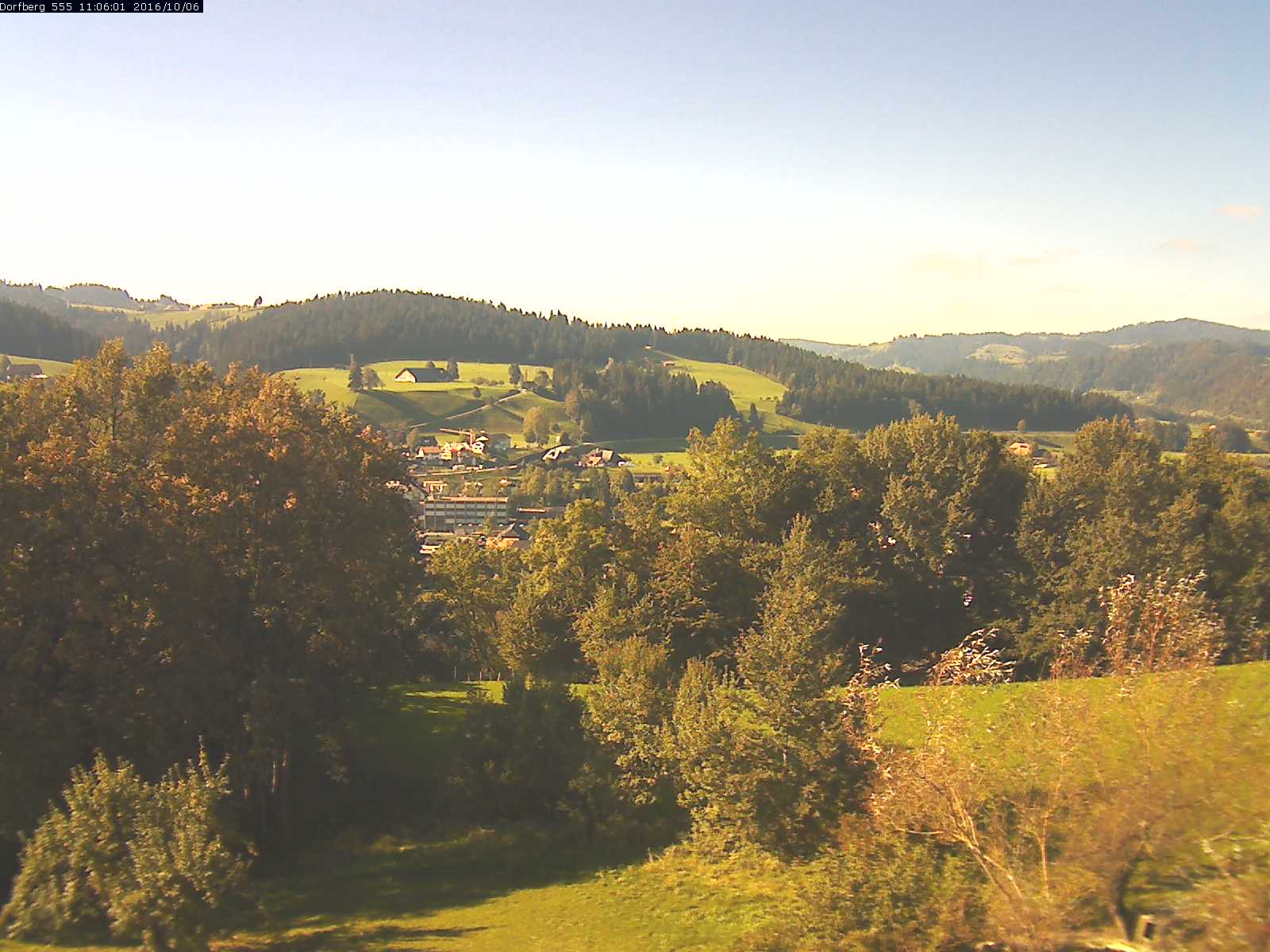 Webcam-Bild: Aussicht vom Dorfberg in Langnau 20161006-110601