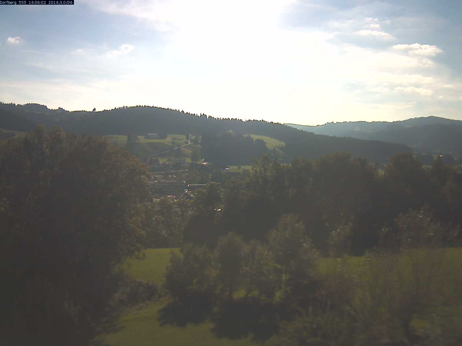 Webcam-Bild: Aussicht vom Dorfberg in Langnau 20161006-160601