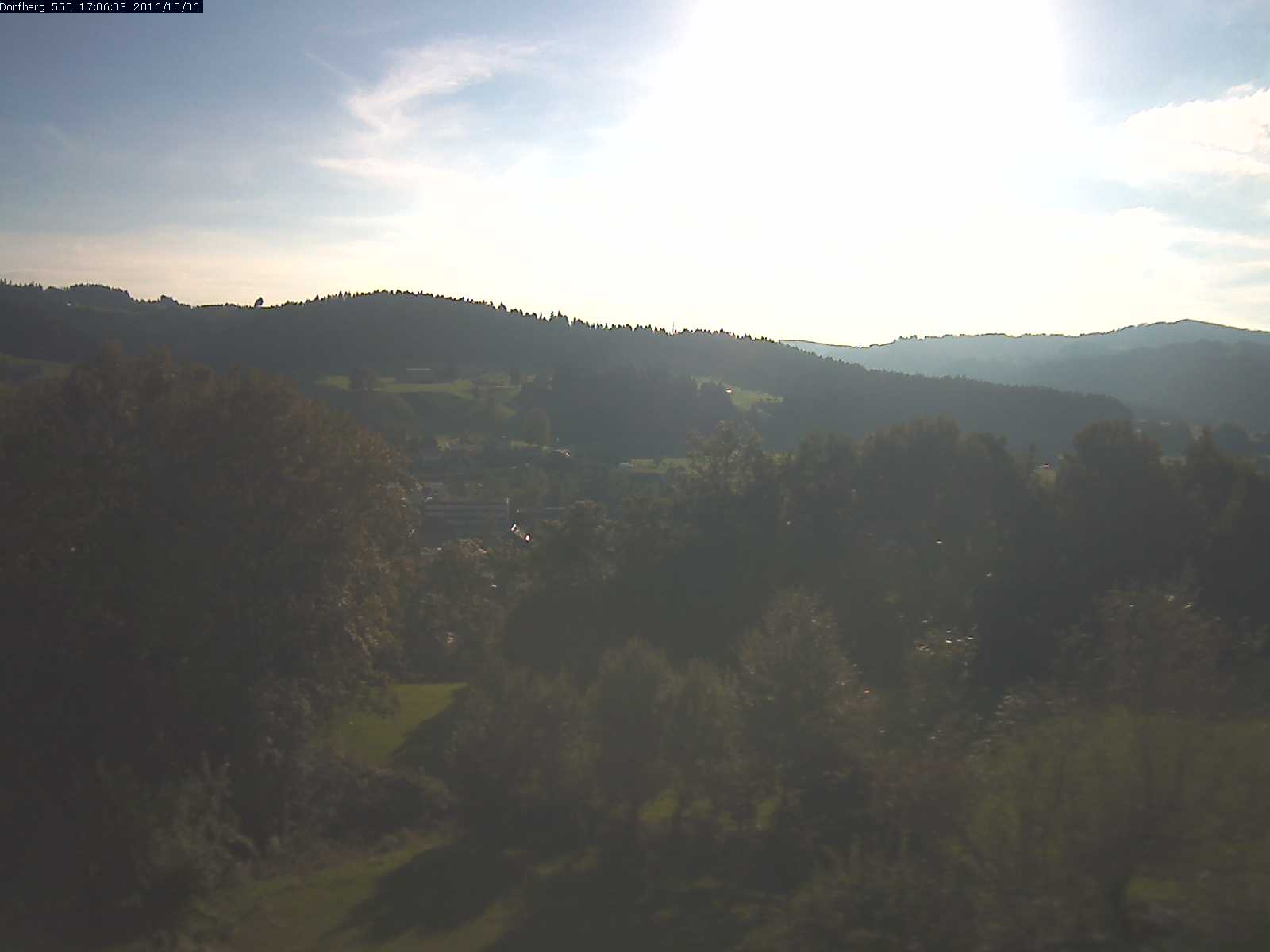 Webcam-Bild: Aussicht vom Dorfberg in Langnau 20161006-170601