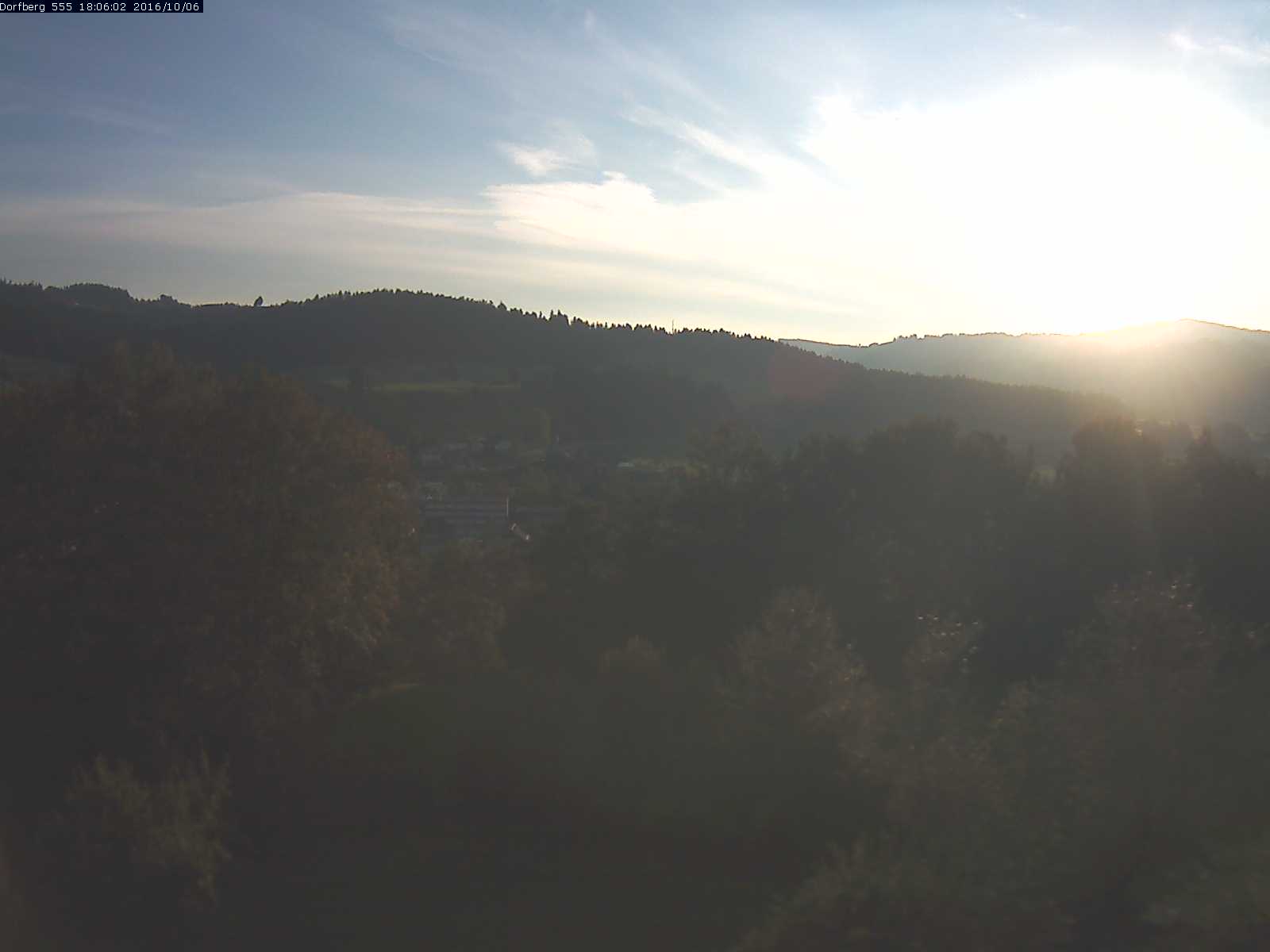 Webcam-Bild: Aussicht vom Dorfberg in Langnau 20161006-180601