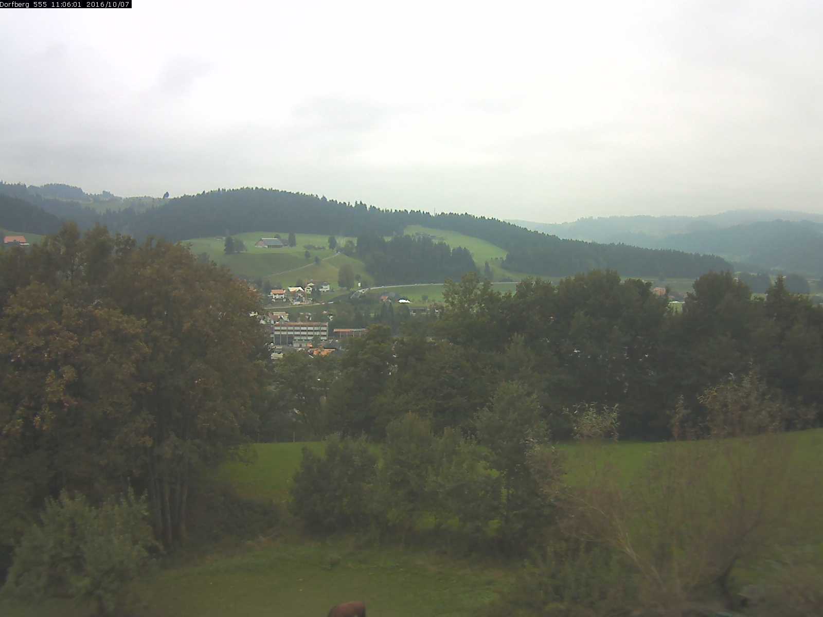 Webcam-Bild: Aussicht vom Dorfberg in Langnau 20161007-110601