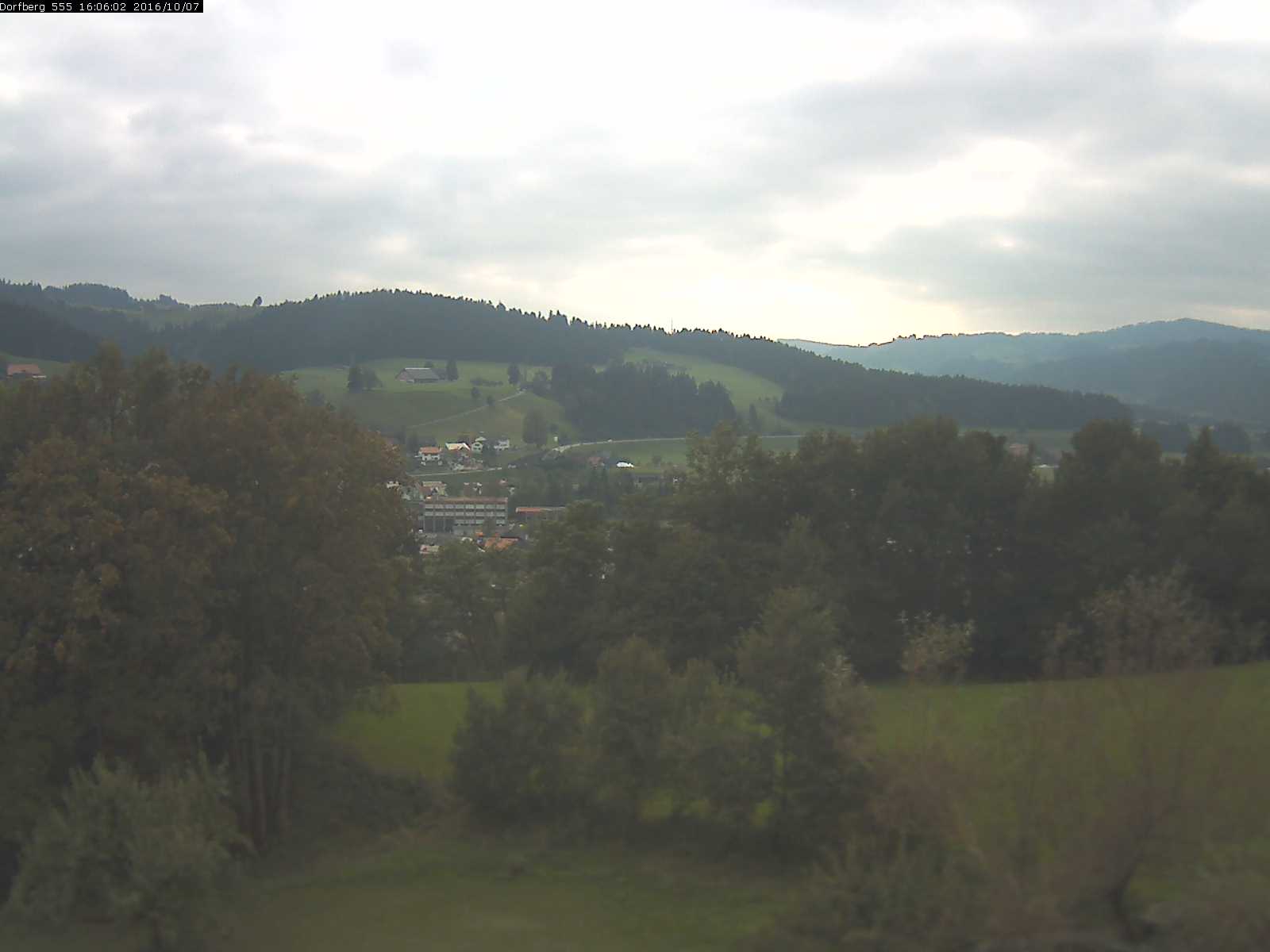 Webcam-Bild: Aussicht vom Dorfberg in Langnau 20161007-160601