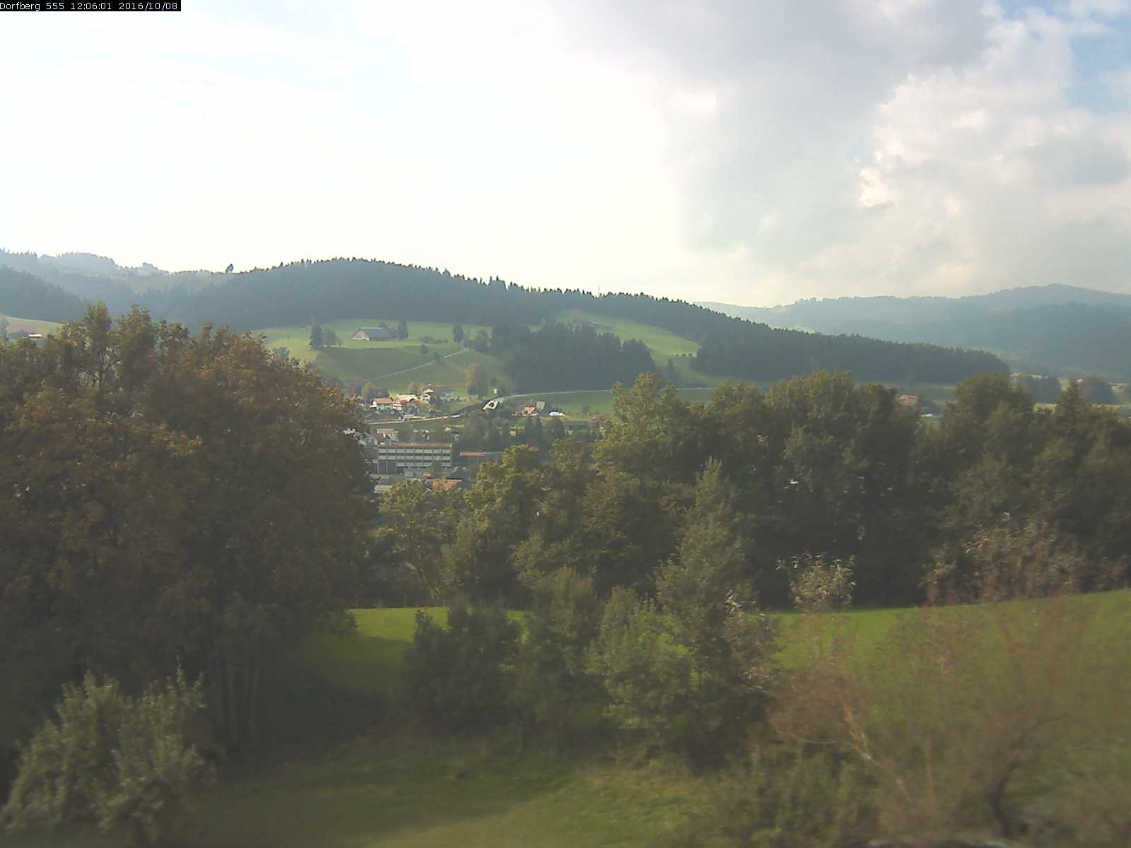 Webcam-Bild: Aussicht vom Dorfberg in Langnau 20161008-120601