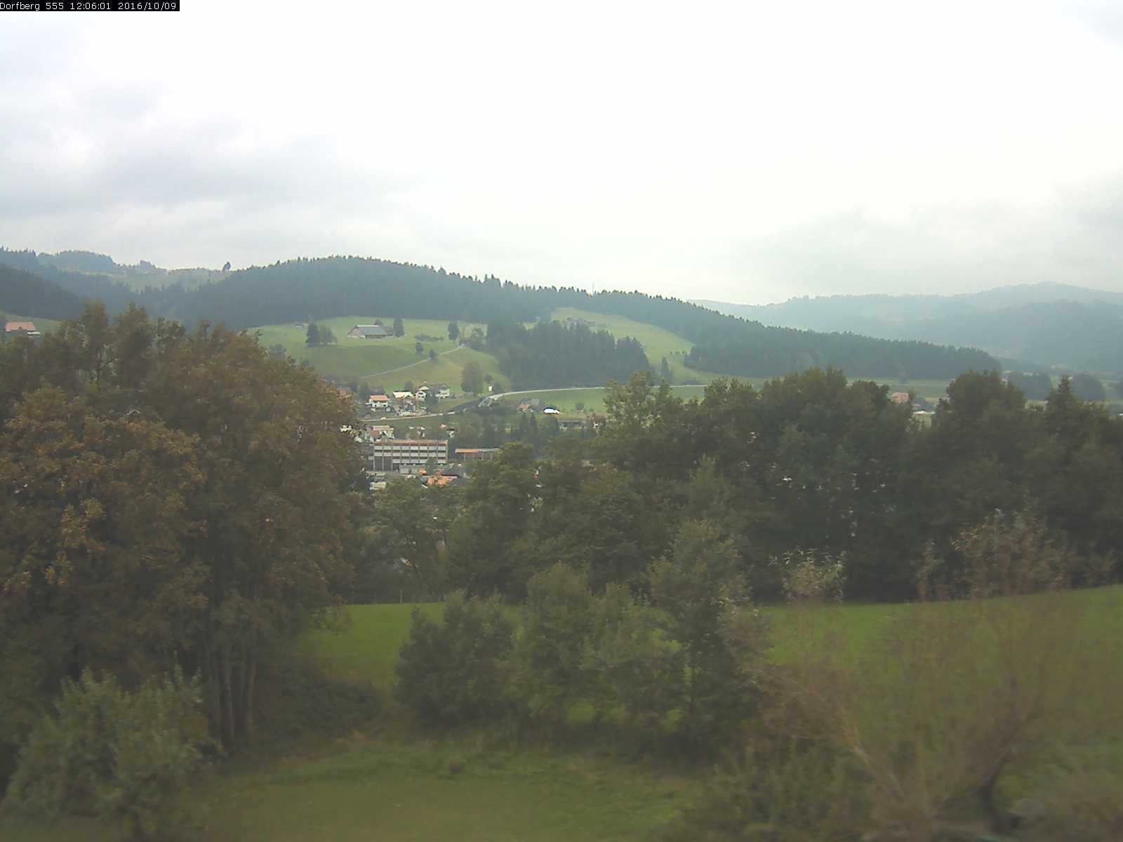 Webcam-Bild: Aussicht vom Dorfberg in Langnau 20161009-120601