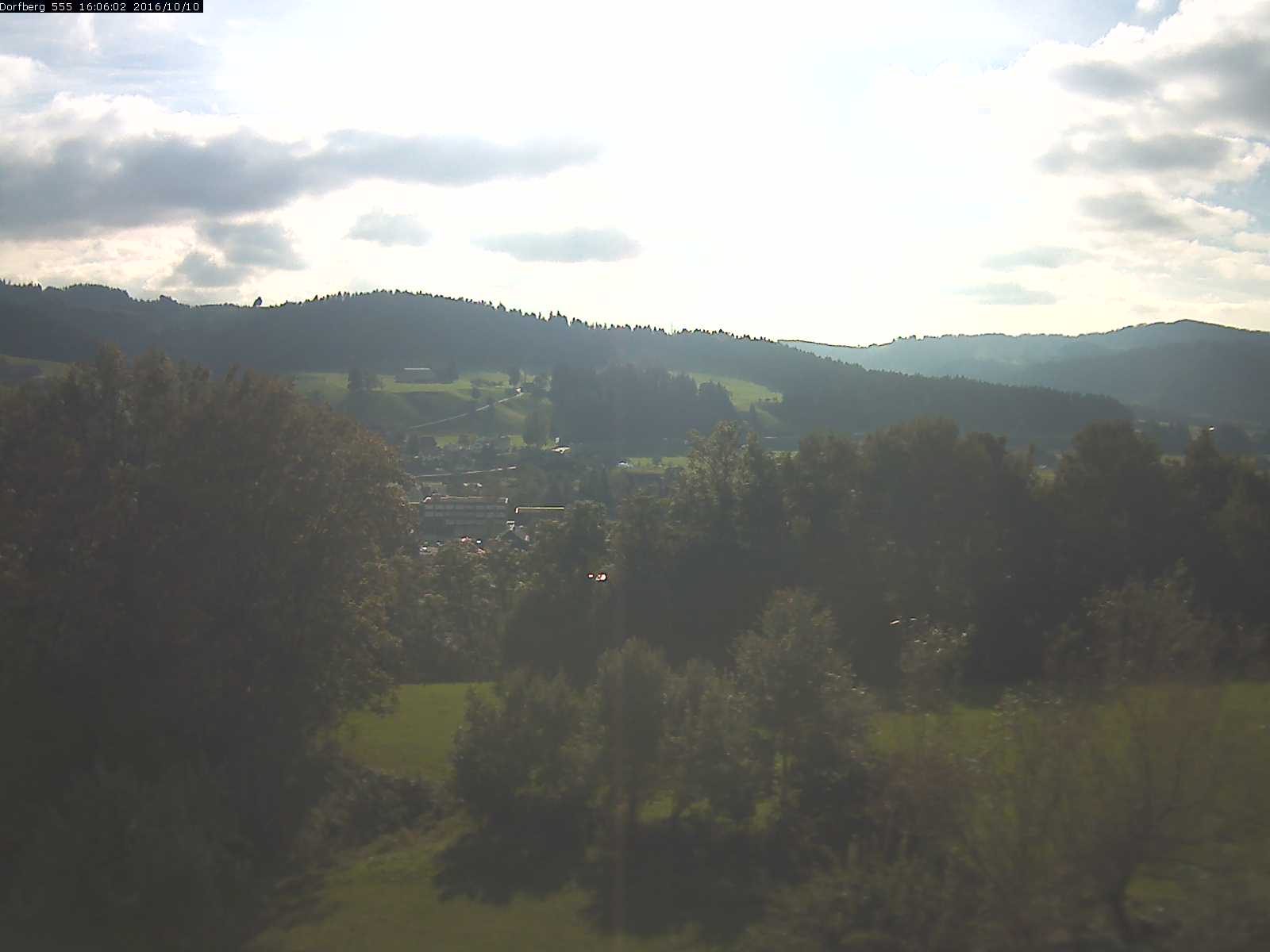 Webcam-Bild: Aussicht vom Dorfberg in Langnau 20161010-160601