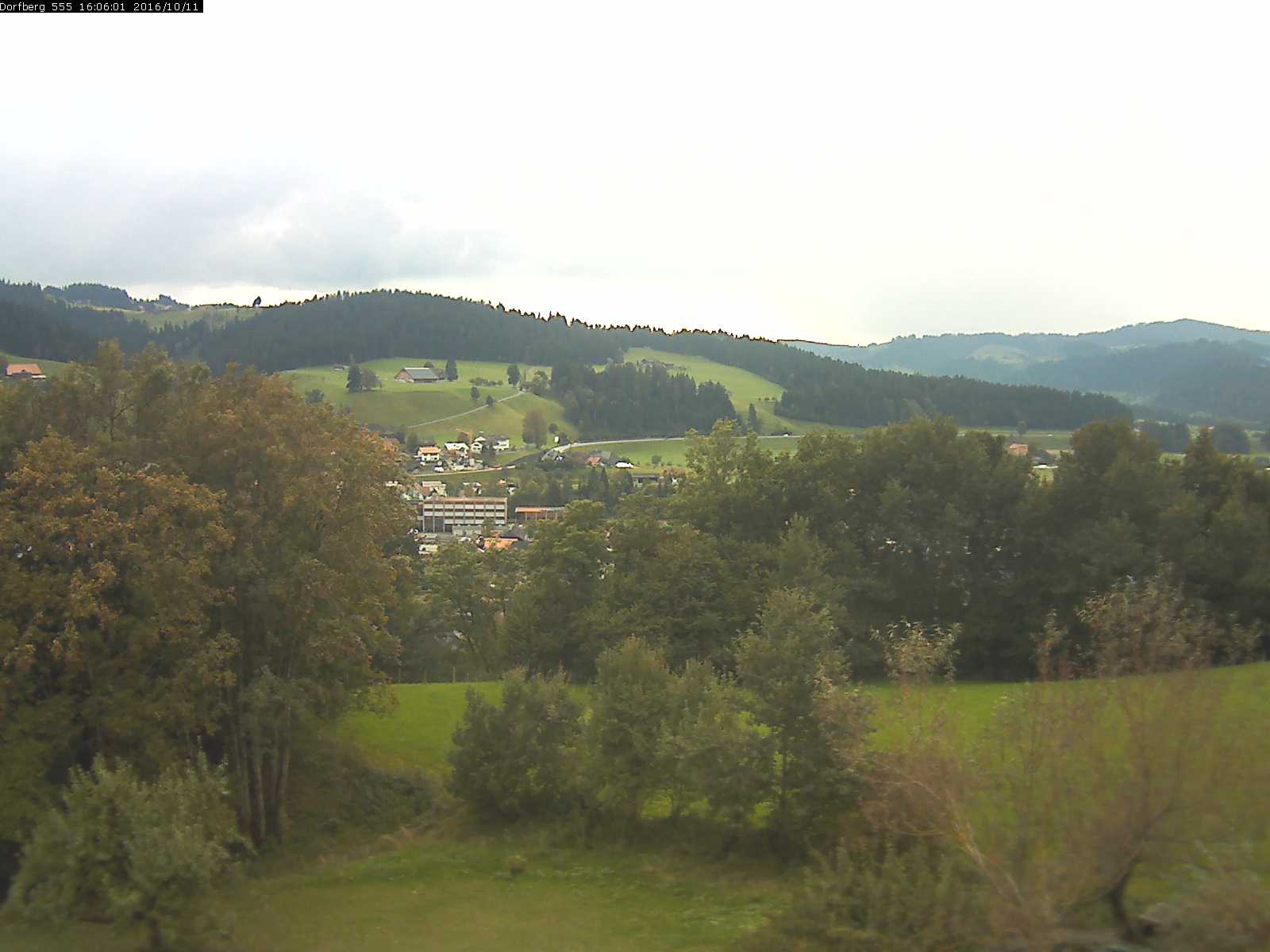 Webcam-Bild: Aussicht vom Dorfberg in Langnau 20161011-160601